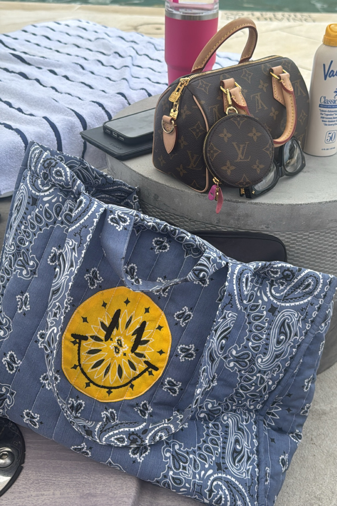 The summer tote of my dreams (available in several colors and images) 