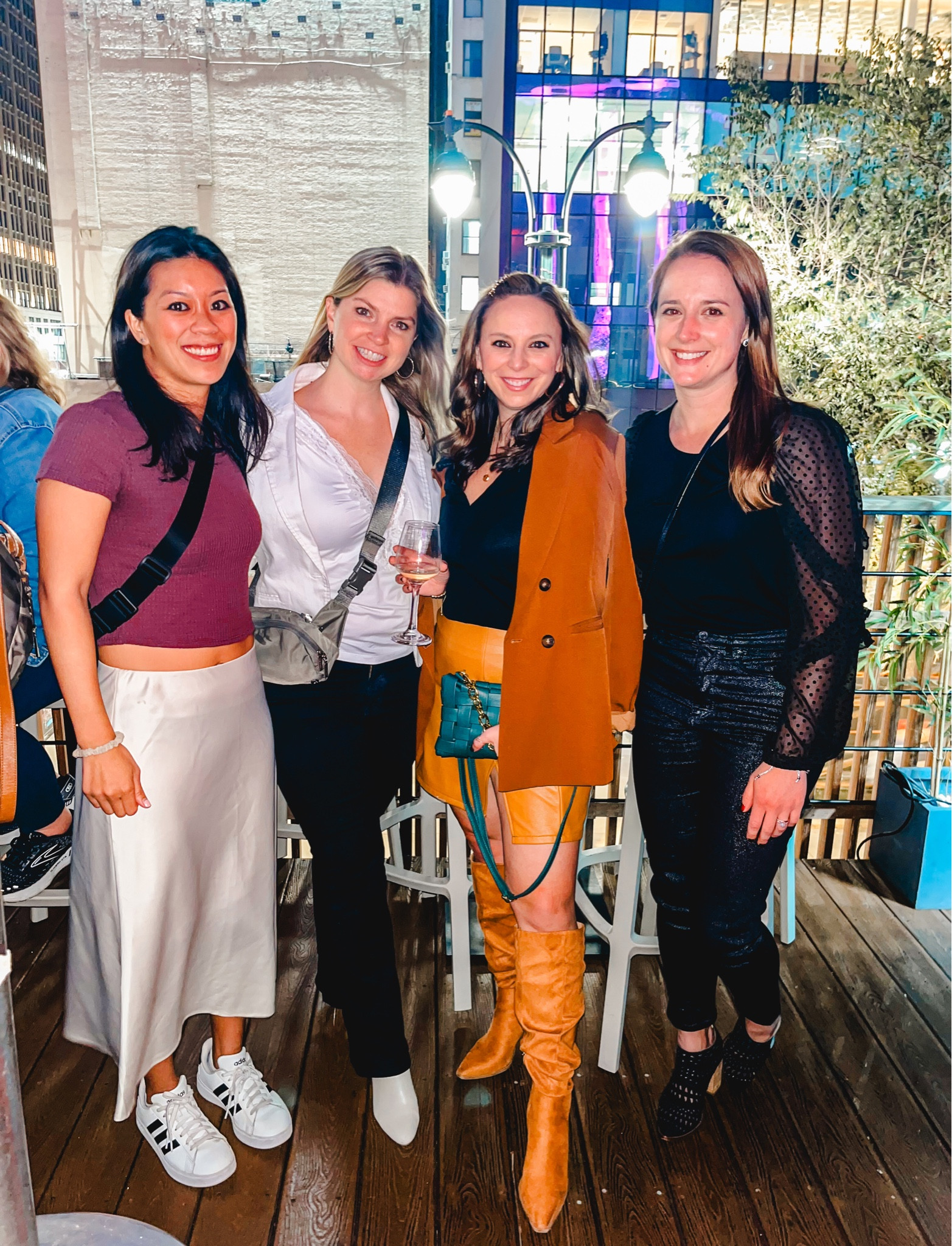 I actually think the world would be a happier place if every person spent 3 hours at a Pitbull Concert🎉💃🏻 #dale
.
.
.
.
.
.
.


#LTKfindsunder50 #LTKstyletip #LTKtravel