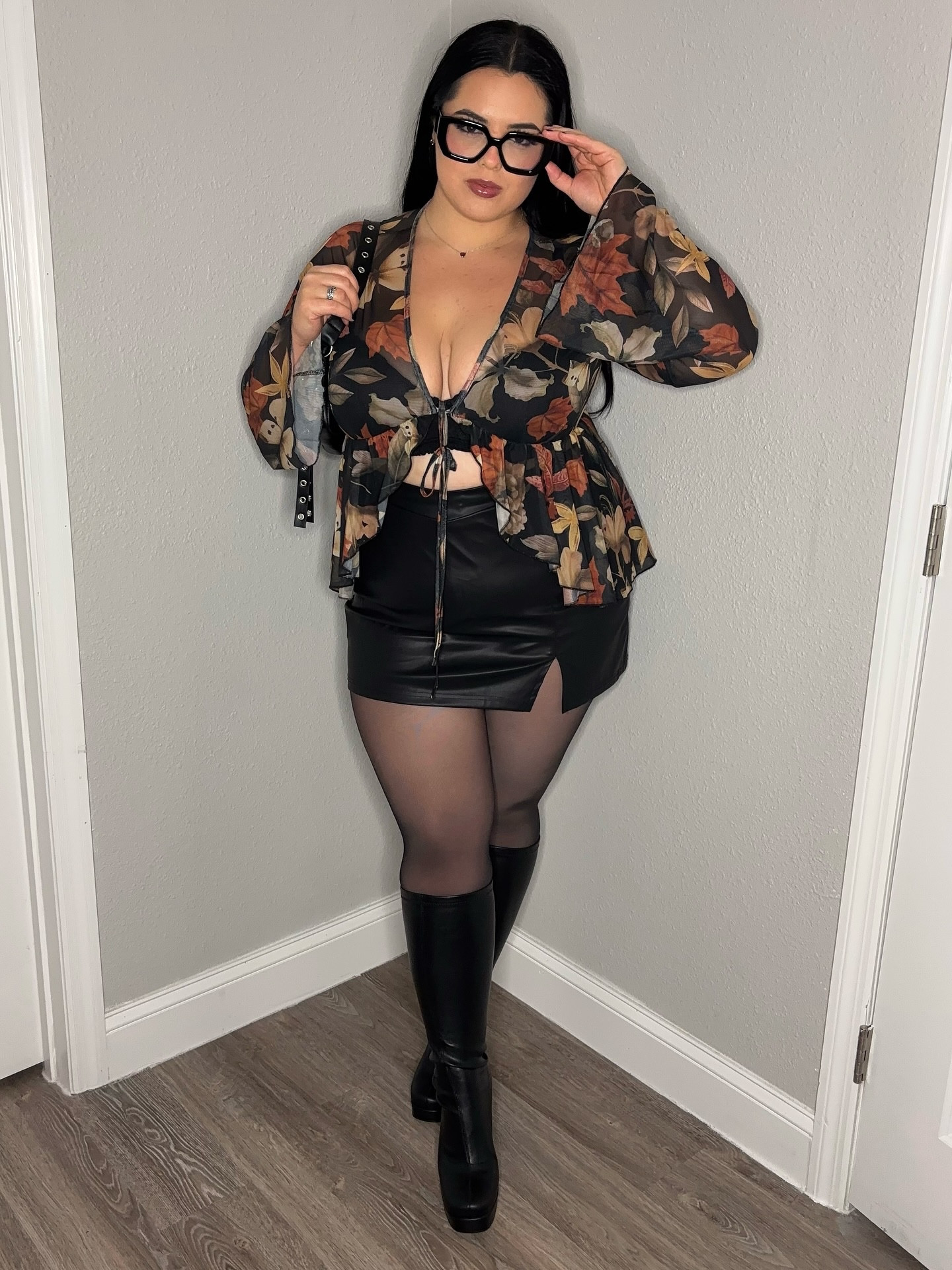 Halloween 🎃 Looks 4/31 witchy sleeves and boots 🖤

Follow me on my LTK and shop this look link in story and bio 🔗

🔍 Top 48407713
🔍 Skirt  43871706
🔍 Purse 55096225
🔍 Pantyhose 40279056
🔍 boots 21061432

#fyp #fypviralシ゚ #latina #reels #reelsviralvideo❤️❤️❤️❤️ #reelsfashion #grwmreels #CurvyAndConfident #PlusSizeBaddie  #bodyonfleek 
#curvyfashion #curvyfashion #curvygirl #pantyhose #fishnets #falllooks #fallfashiontrends #fallfashion #plussizefashion #curvyfashion #halloween #halloweencostumeideas #reels