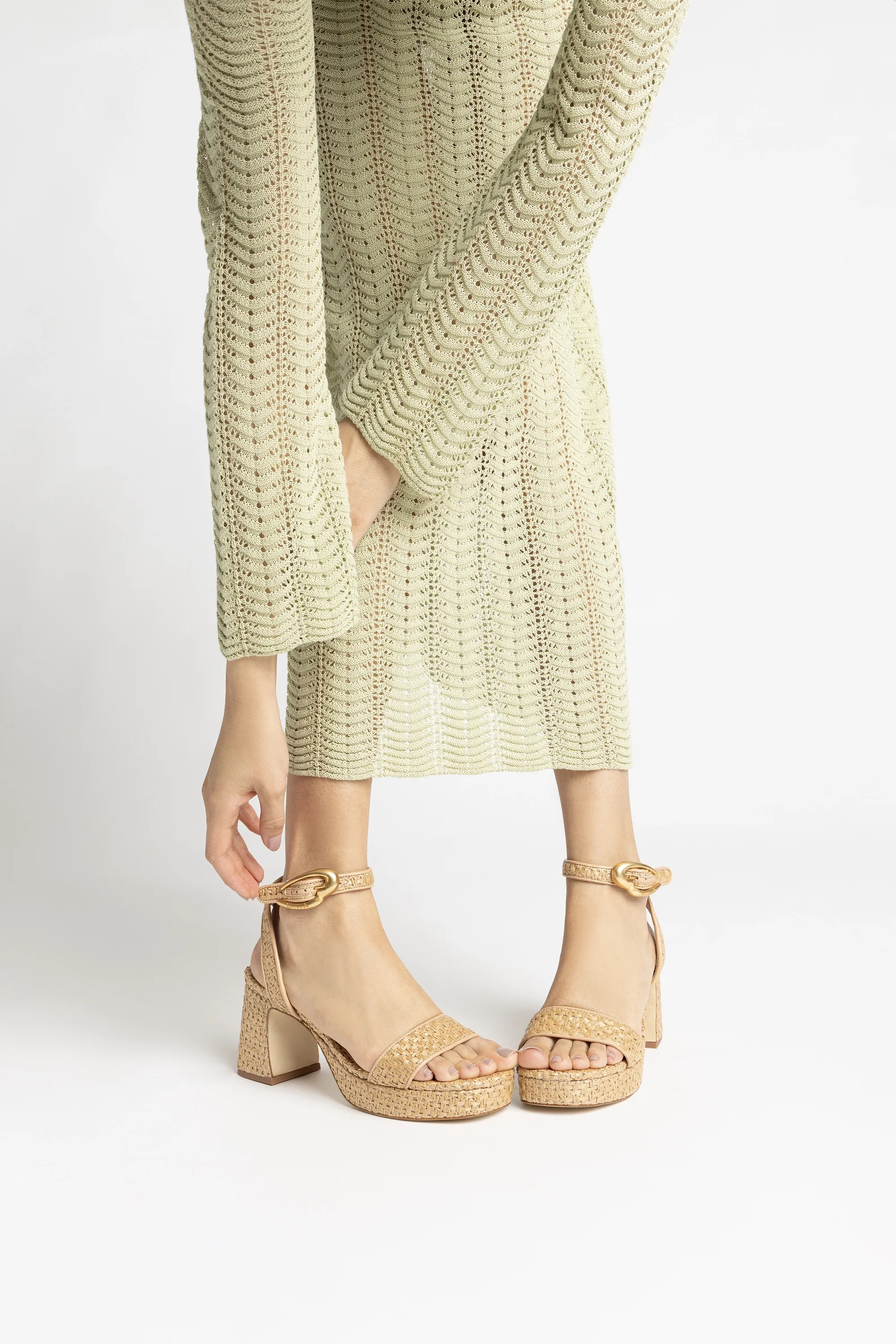 Dolly Verona Low Sandal In Natural Raffia and Beige Leather | Larroude