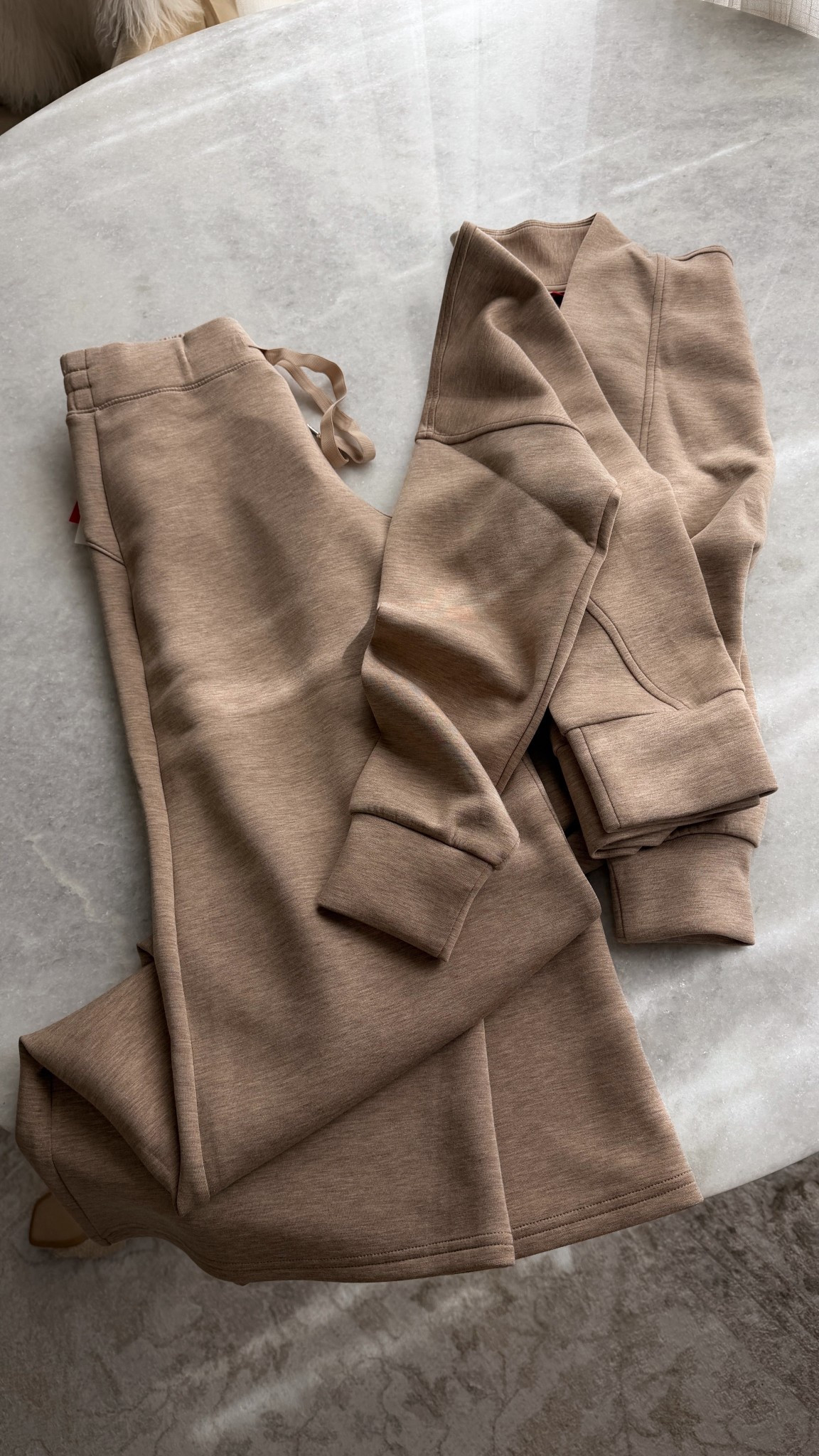 My new set for spring/ summer just arrived! I’m just shy of 5-7” wearing the size small sweater and XS bottoms #stylinbyaylin #aylin @Spanx 

#LTKSpringSale #LTKSaleAlert #LTKOver40