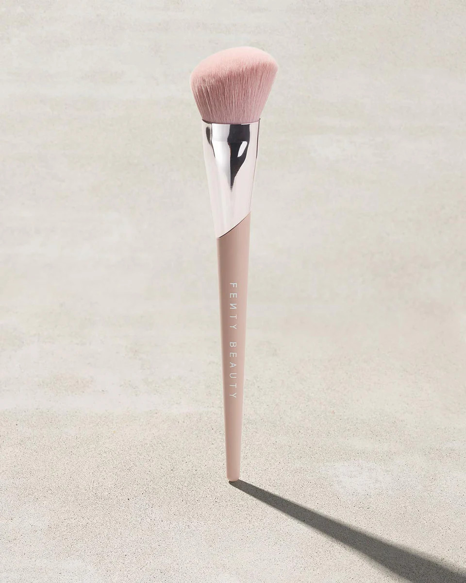 Face Shaping Brush 125 | Fenty Beauty