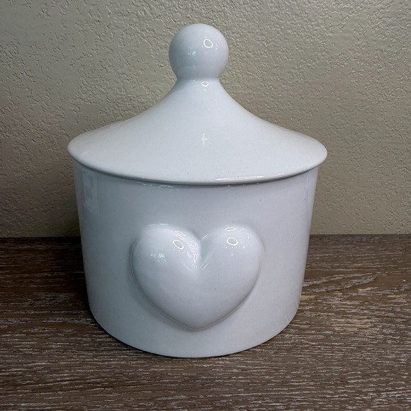 NWT Target Bullseye Playground Valentines White Heart Ceramic Canister | Poshmark