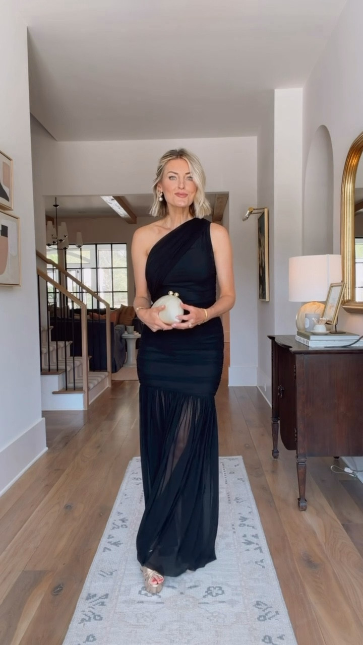 Need a last minute wedding guest dress?! This one comes in several other colors & is under $60! Wearing S.

Loverly Grey, Amazon find, Amazon fashion, wedding guest dress, event dress, formal dresss

#LTKootd #LTKWedding