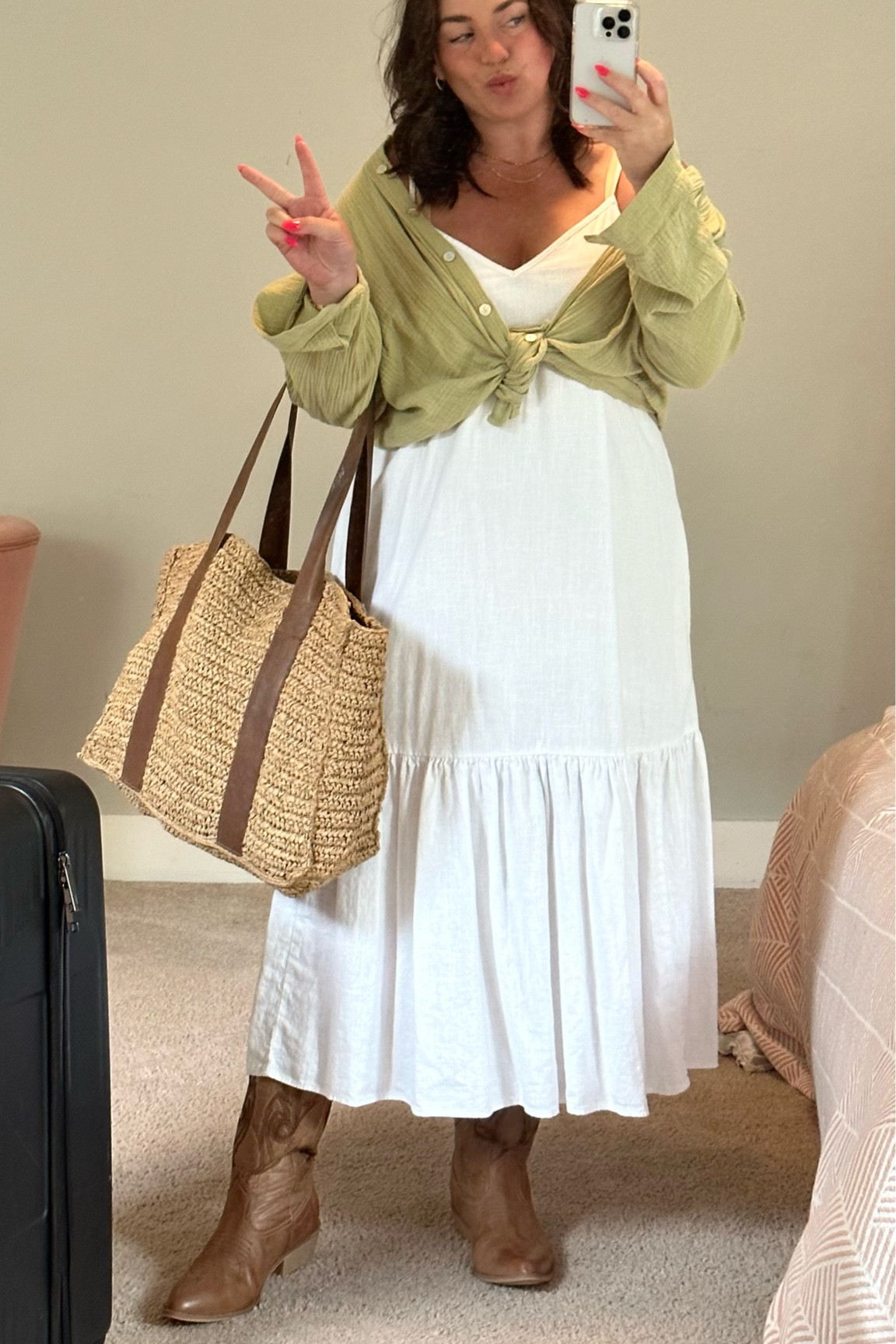 Travel day outfit- comfortable, yet cute enough to explore before check in ✈️🤠

#LTKshoecrush #LTKtravel #LTKstyletip