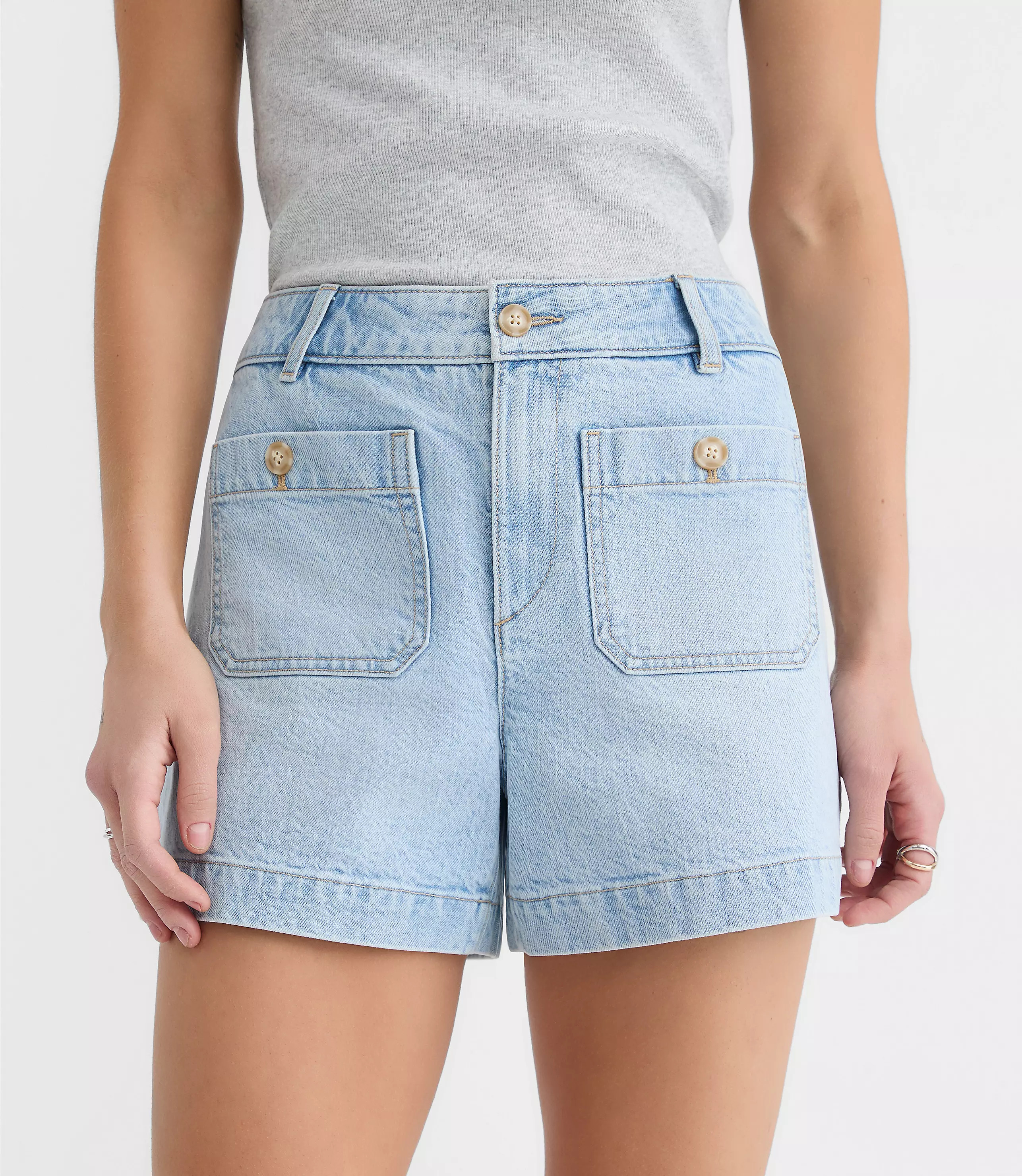 Curvy Palmer Denim Shorts in Light Vintage Wash | LOFT