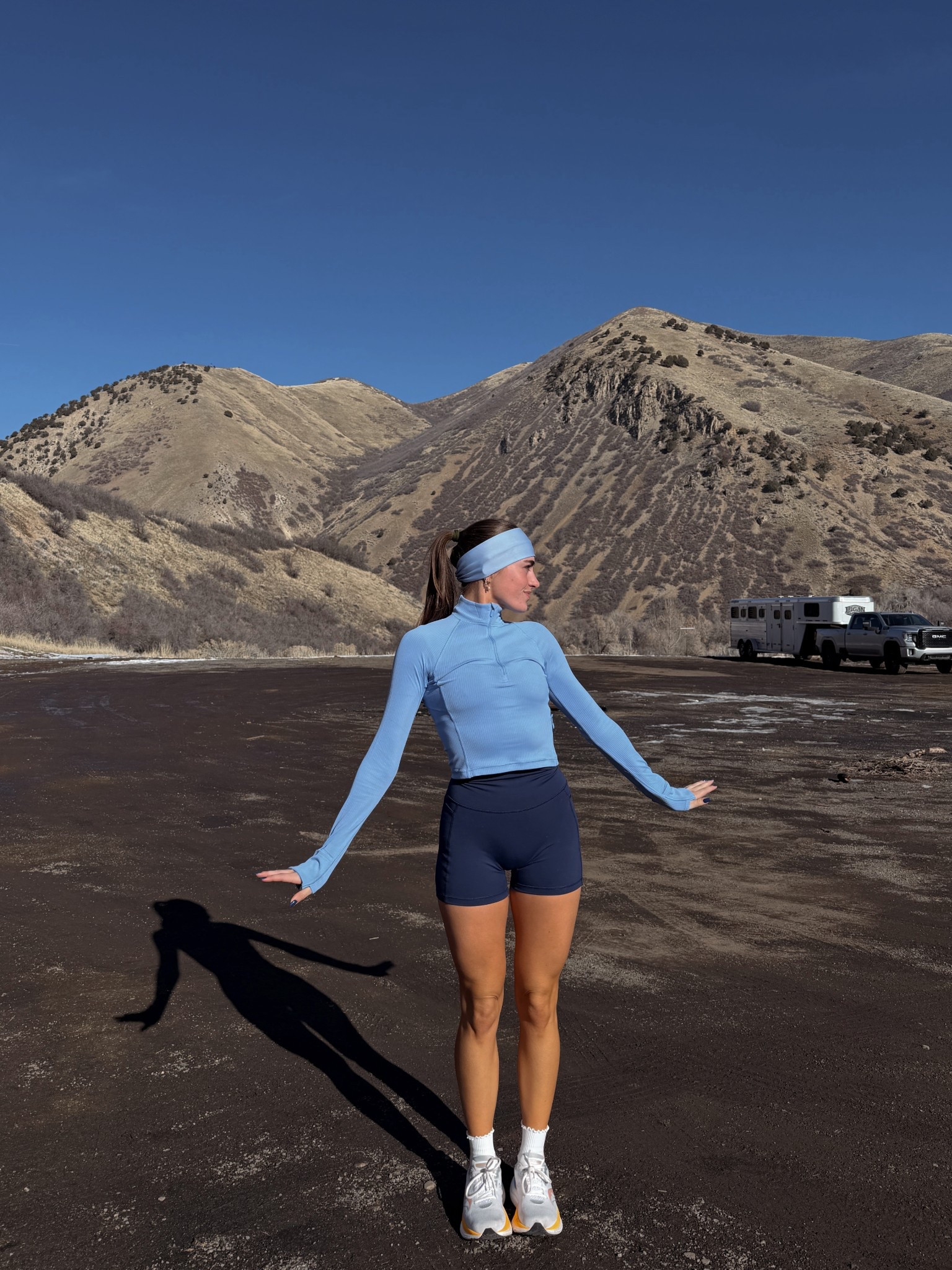 run fit !! wearing xs quarter zip and small in shorts !! lskd code “nicosheri” 