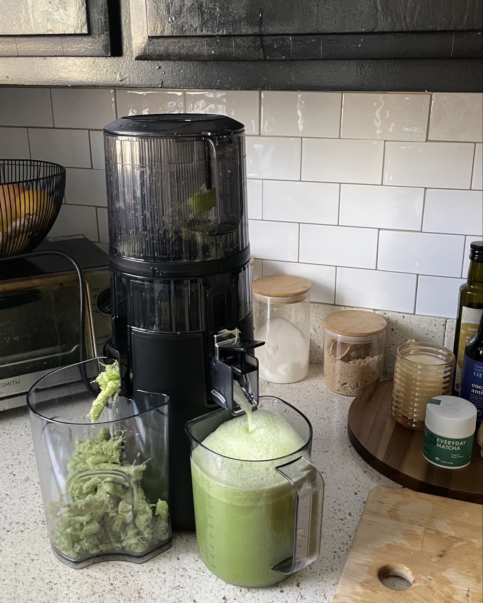 fresh juice pls! 🍍🥒🍎