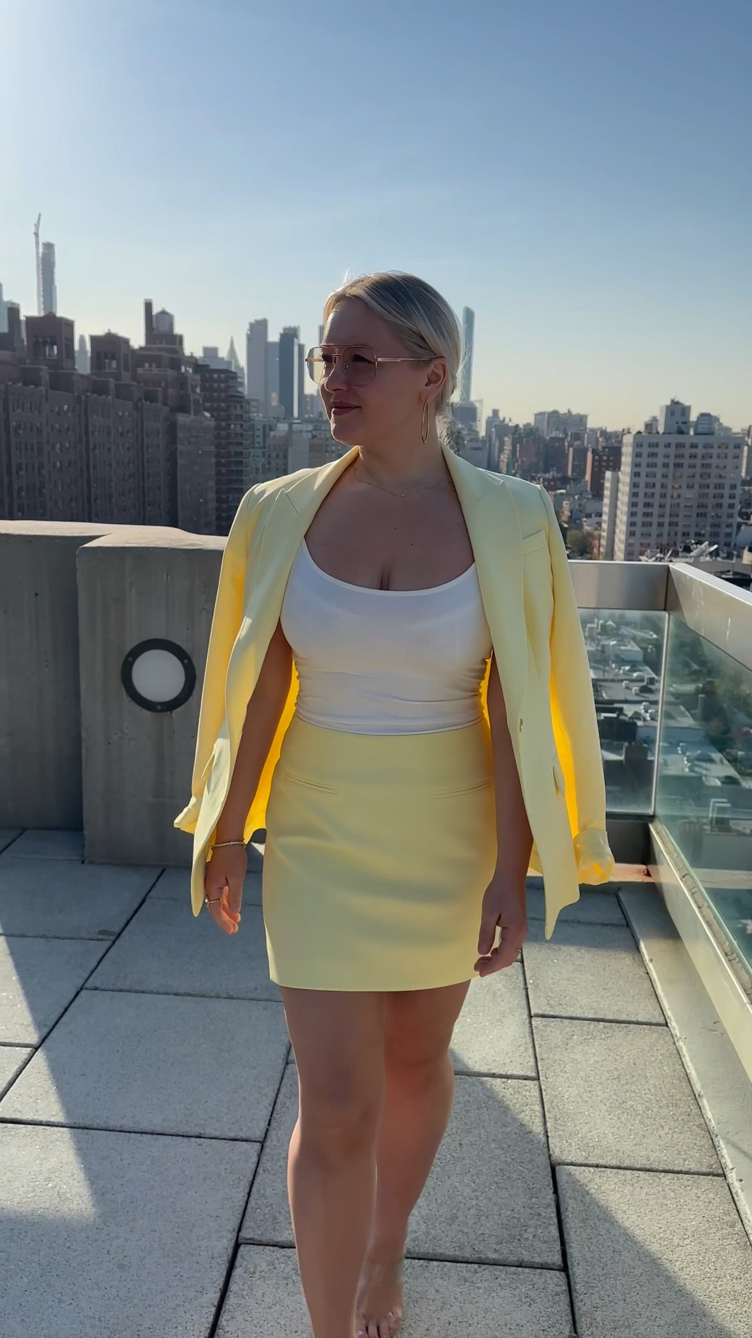 The prettiest butter yellow suit 