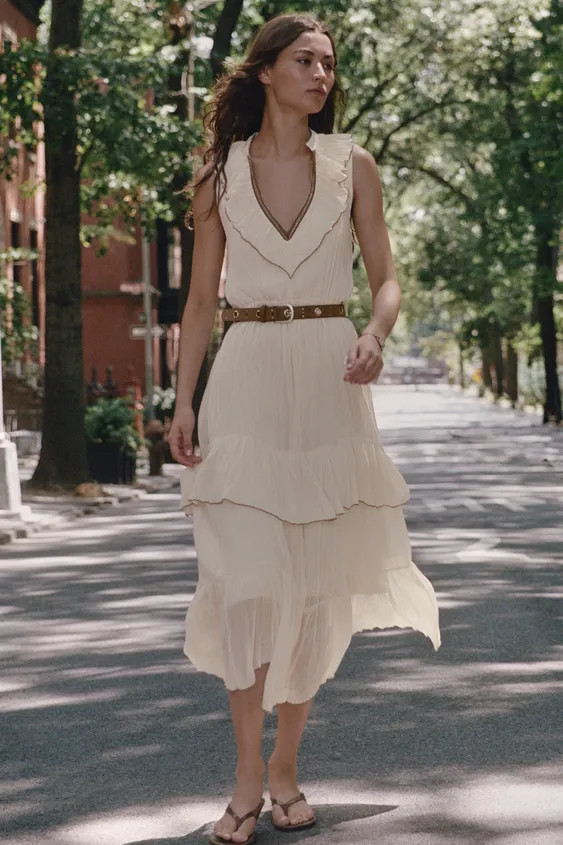 Round-neck midi dress featuring a V-neckline with lace trim and sleeveless design. Elastic waist ... | Zara US