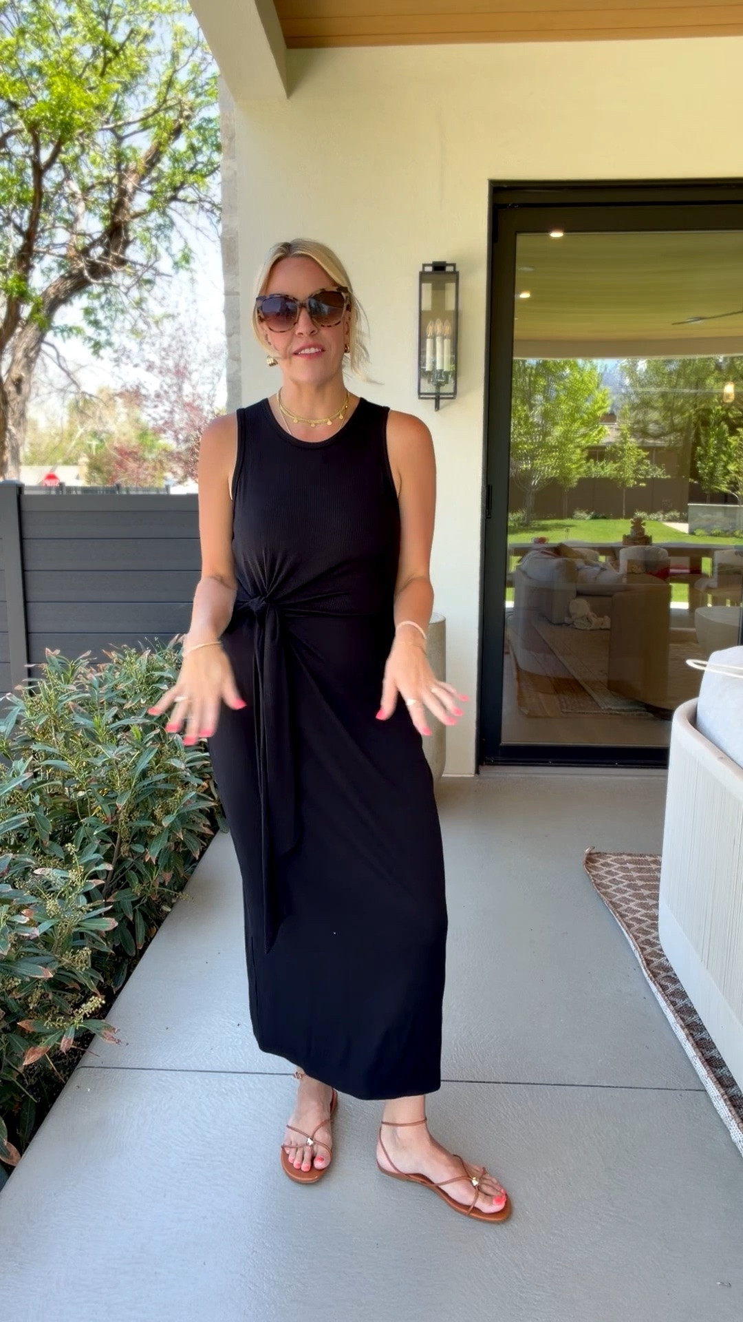 Here is the black! Size small!

#LTKmomlife #LTKgrwm #LTKootd