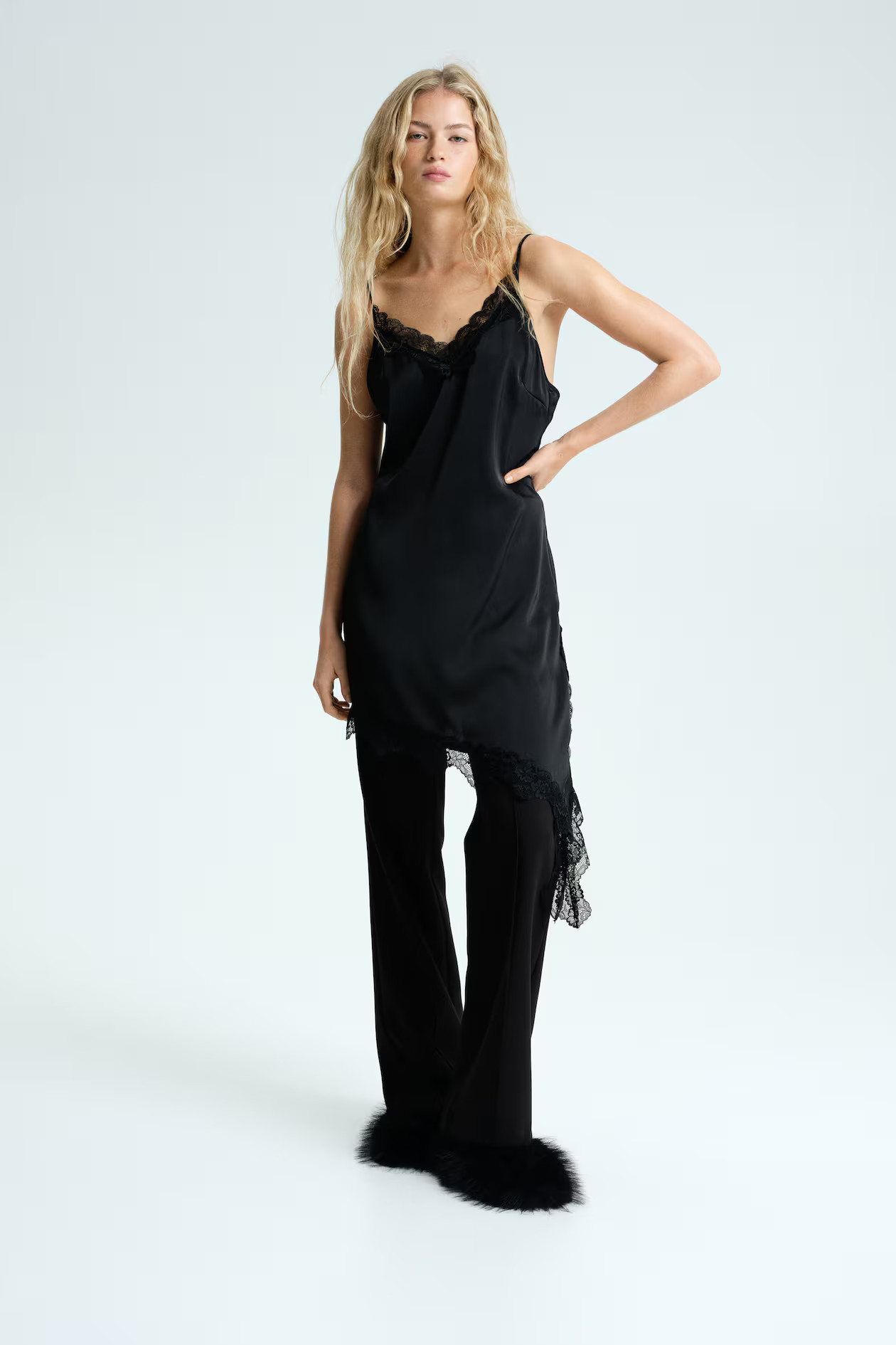 Lace-trimmed satin dress - Black - Ladies | H&M GB | H&M (UK, MY, IN, SG, PH, TW, HK)