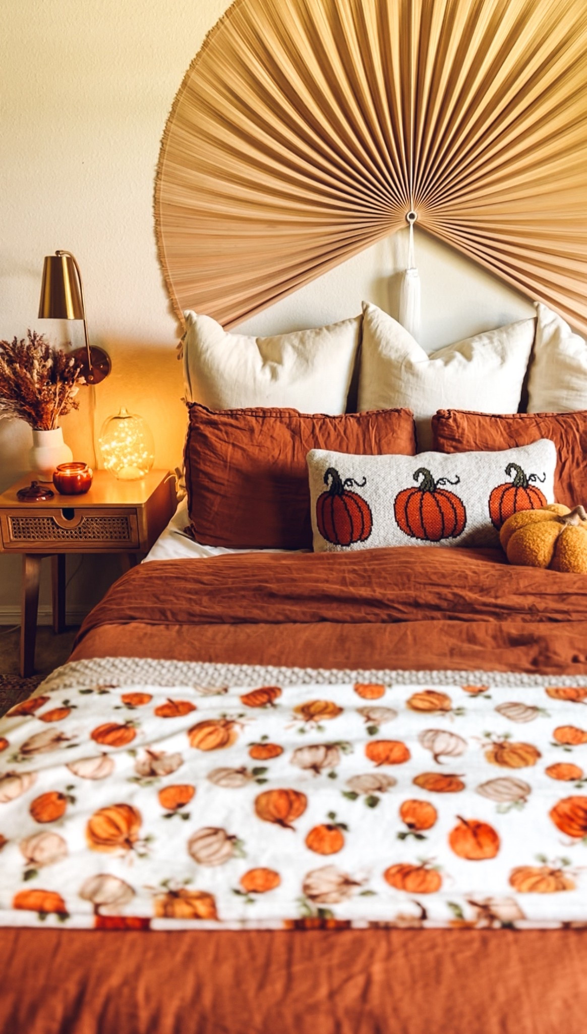 Fall bedroom 🤎🍁🍂

#LTKSeasonal #LTKHome #LTKStyleTip