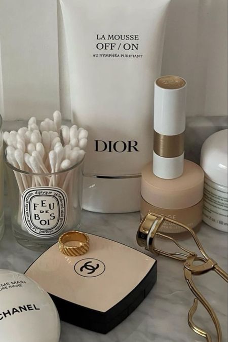 Beauty essentials, luxury beauty , Dior beauty , Chanel beauty 

#LTKbeauty