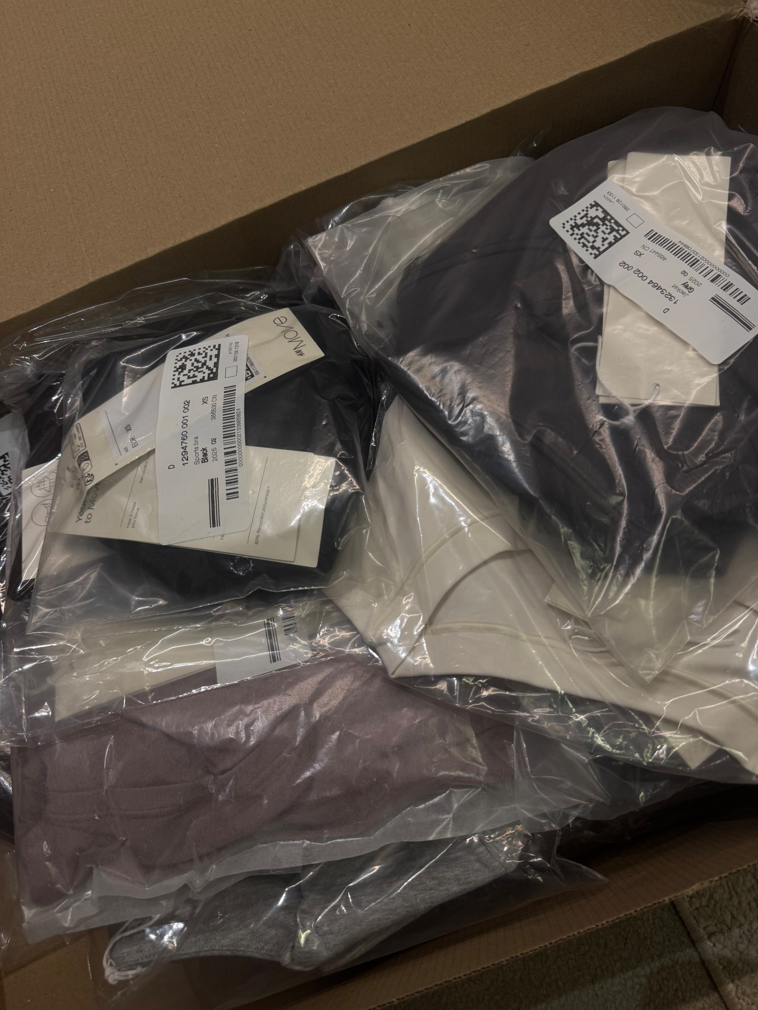 H&M. H&M new in. New in. Sportswear. Athleisurewear. Gymwear. Sports leggings. Flared leggings. Yoga pants. Yoga trousers. Pilates outfits. Sports bra. Sports jacket. Zip up jacket. Wrap top  

#LTKwinter #LTKstyletip #LTKuk