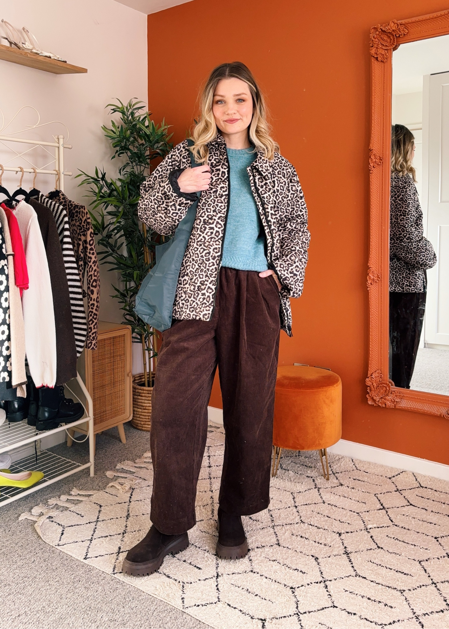 I’m a 10/12, 5’6” and I’m wearing…

Coat - L
Jumper - 12
Trousers - 10
Lips - Bareminerals, Romance
Leopard top - Primark

#LTKwinter #LTKeurope #LTKuk