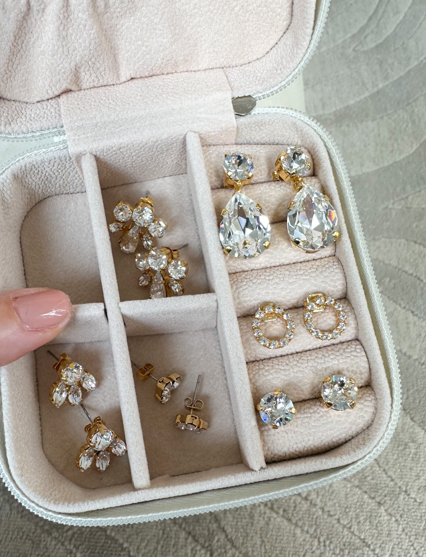 Holiday Party Earrings / New Year’s Eve Sparkle Earrings 

#LTKGiftGuide #LTKHoliday #LTKWedding