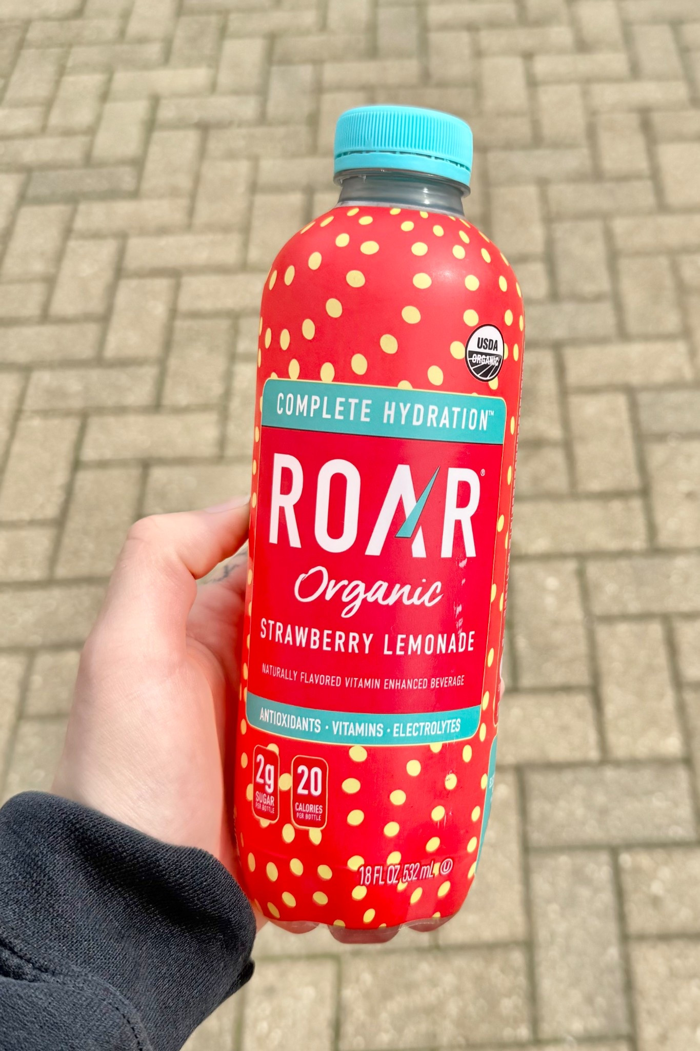 @roarorganic 
Complete Hydration Organic
Strawberry Lemonade

@roarorganic 
has five different flavors. 
This is hands down my favorite