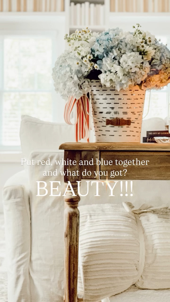 Put red, white and blue together and what do you got? BEAUTY!!!