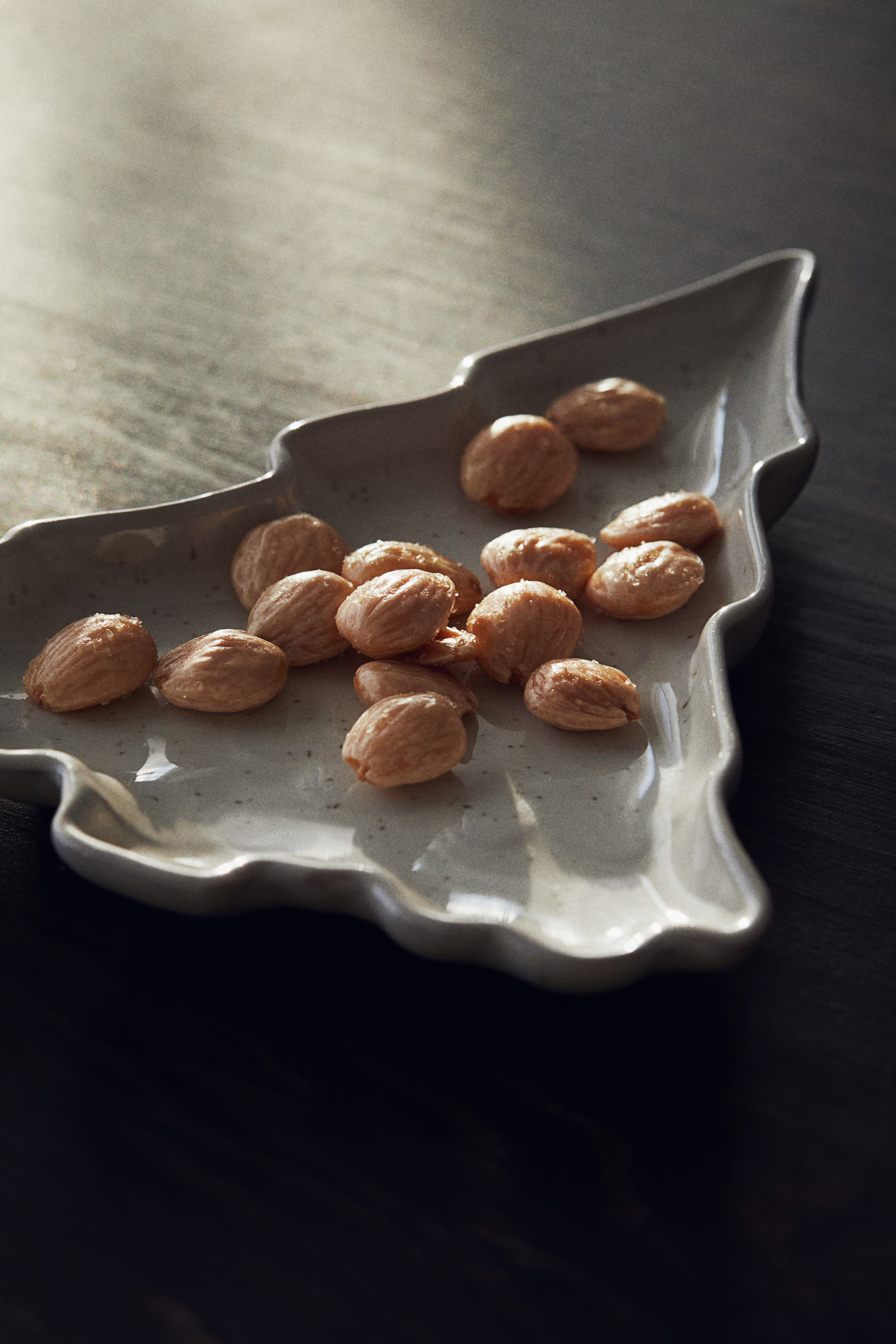 Stoneware Serving Plate - White - Home All | H&M US | H&M (US + CA)