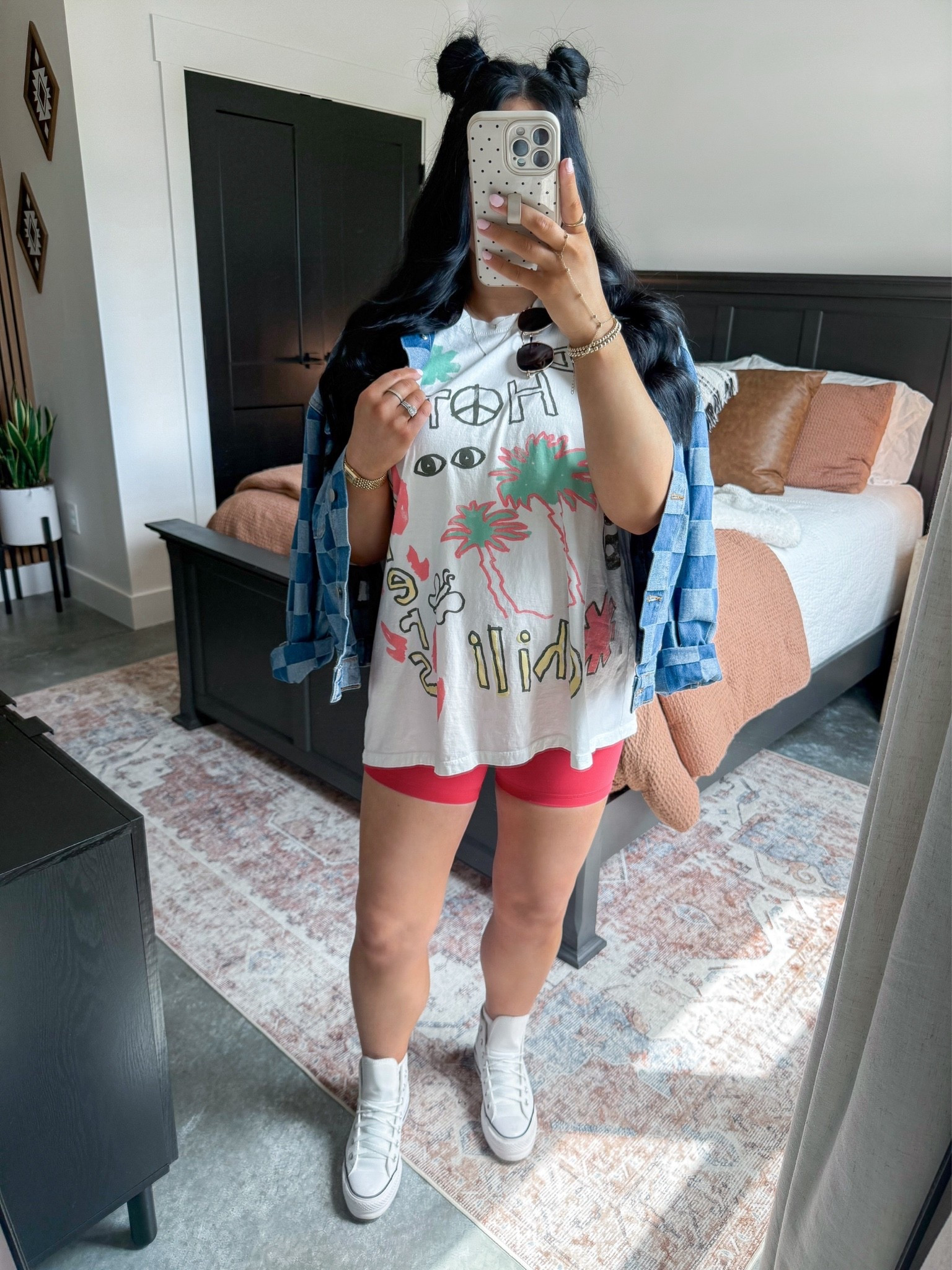 Summer OOTD ❤️

Band Tee - one size
Denim Jacket - large (sized up for a more oversized fit!)
Biker Shorts - small
Bralette - medium
