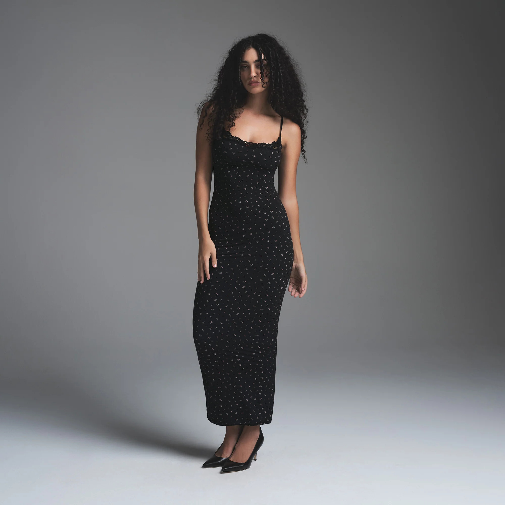 SKIMS Long Slip Dress | Black | Small | Fits Everybody Lace | SKIMS (US)