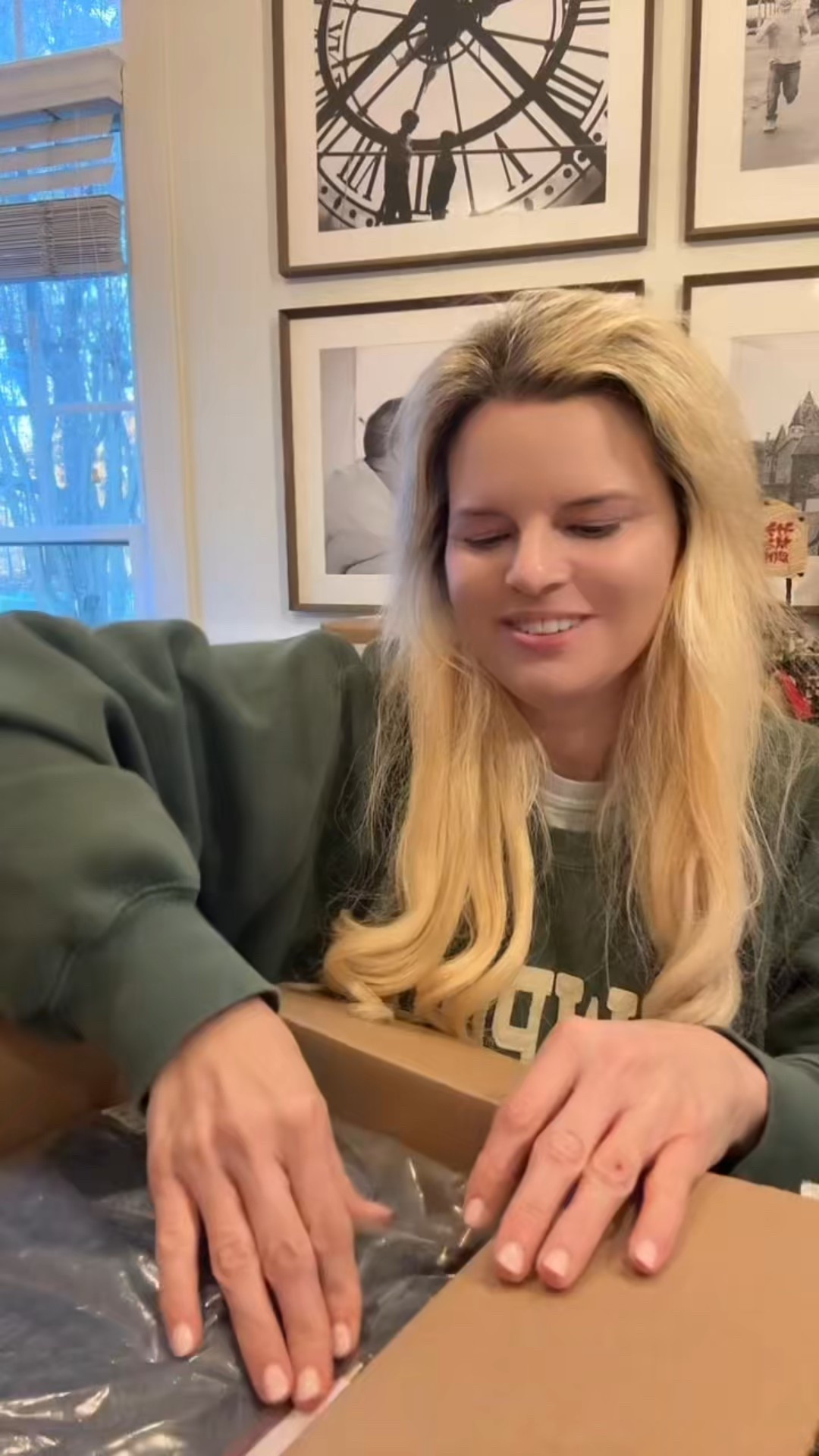 Unboxing this gorgeous bag from Capital Z 

#LTKHoliday #LTKGiftGuide #LTKCyberWeek