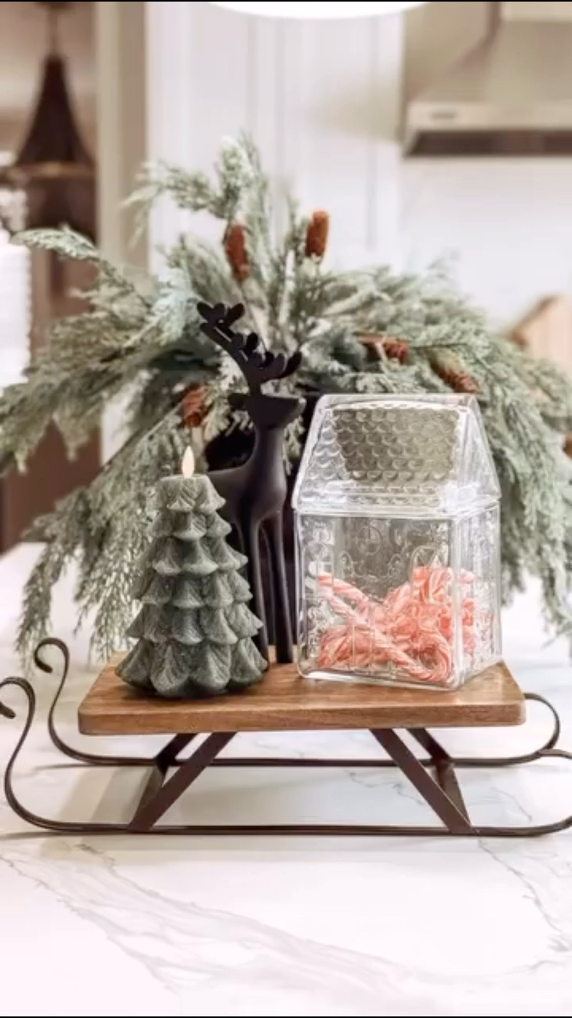 Target sleigh board


#LTKHoliday #LTKHome #LTKSeasonal