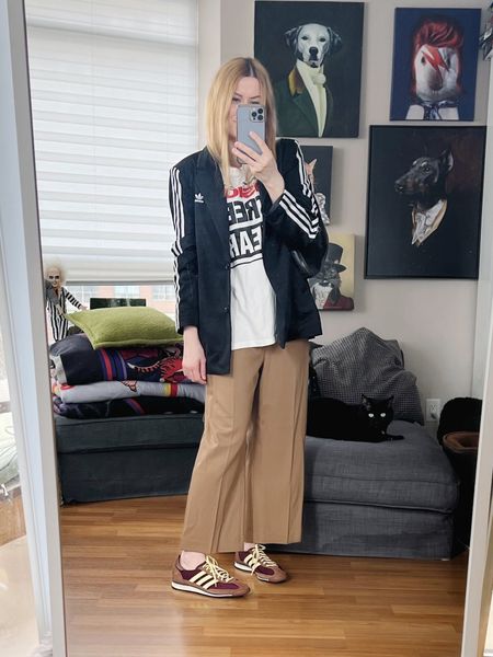 A bit of my inner skater girl. Fun fact: in my early to mid 20s I managed a skateboard shop and I could put together a skateboard faster and did a better grip tape job than the guys who skated and worked there.
•
#springlook  #torontostylist #StyleOver40  #90sstyle #90sfashion #fashionstylist #FashionOver40  #MumStyle #genX #genXStyle #shopSecondhand #genXInfluencer #genXblogger #Over40Style #40PlusStyle #Stylish40


#LTKSeasonal #LTKover40 #LTKstyletip