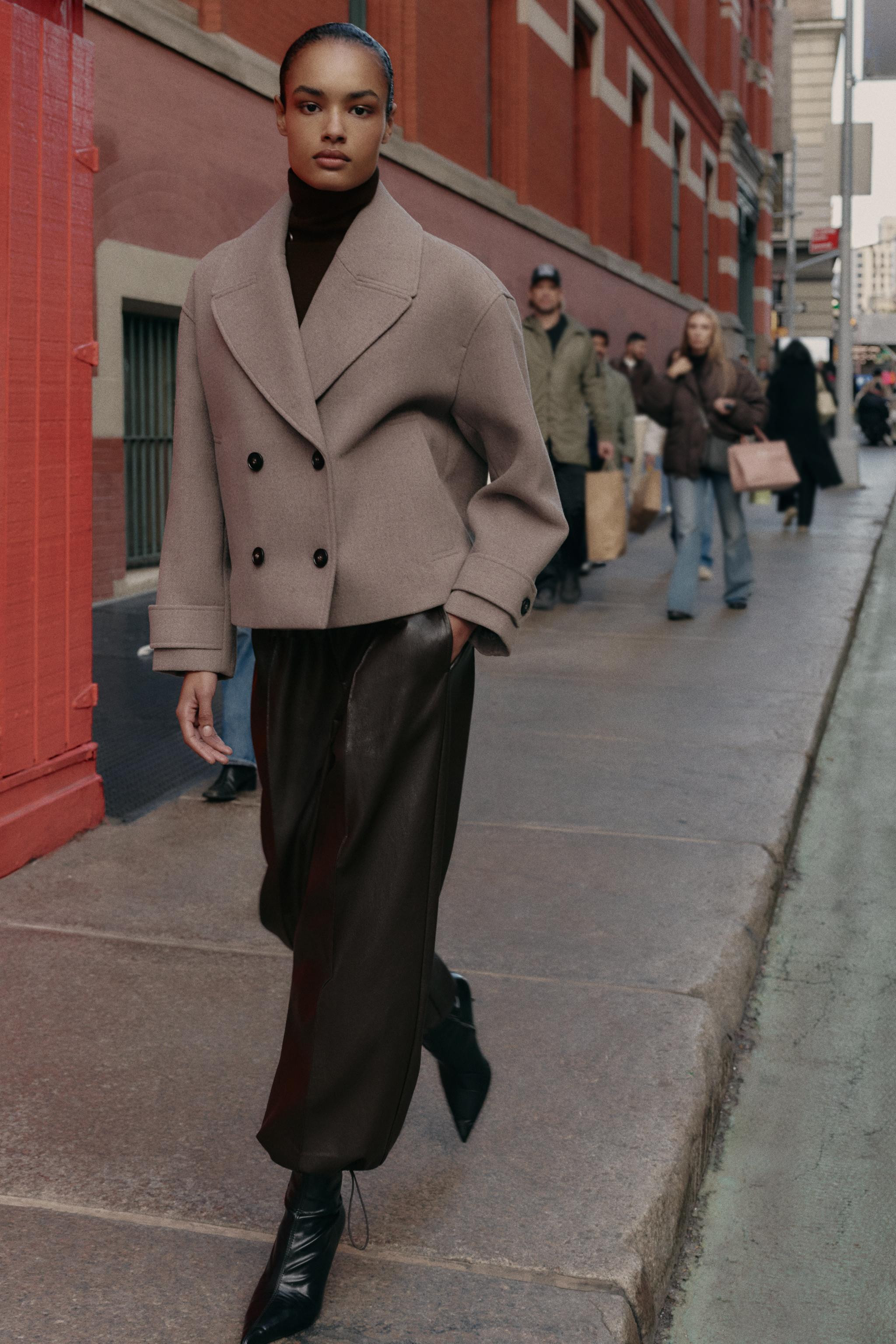 DOUBLE-BREASTED SHORT COAT | Zara US