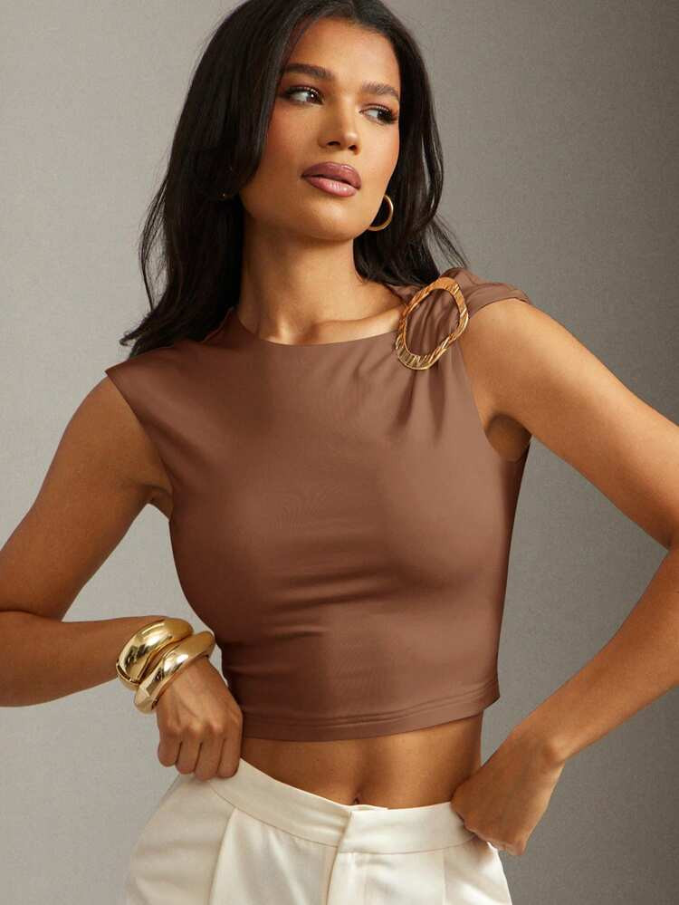 SHEIN Haute Women's Basic Casual Office Old Money Ivory With Metal Decor On Shoulder Strap Top | SHEIN