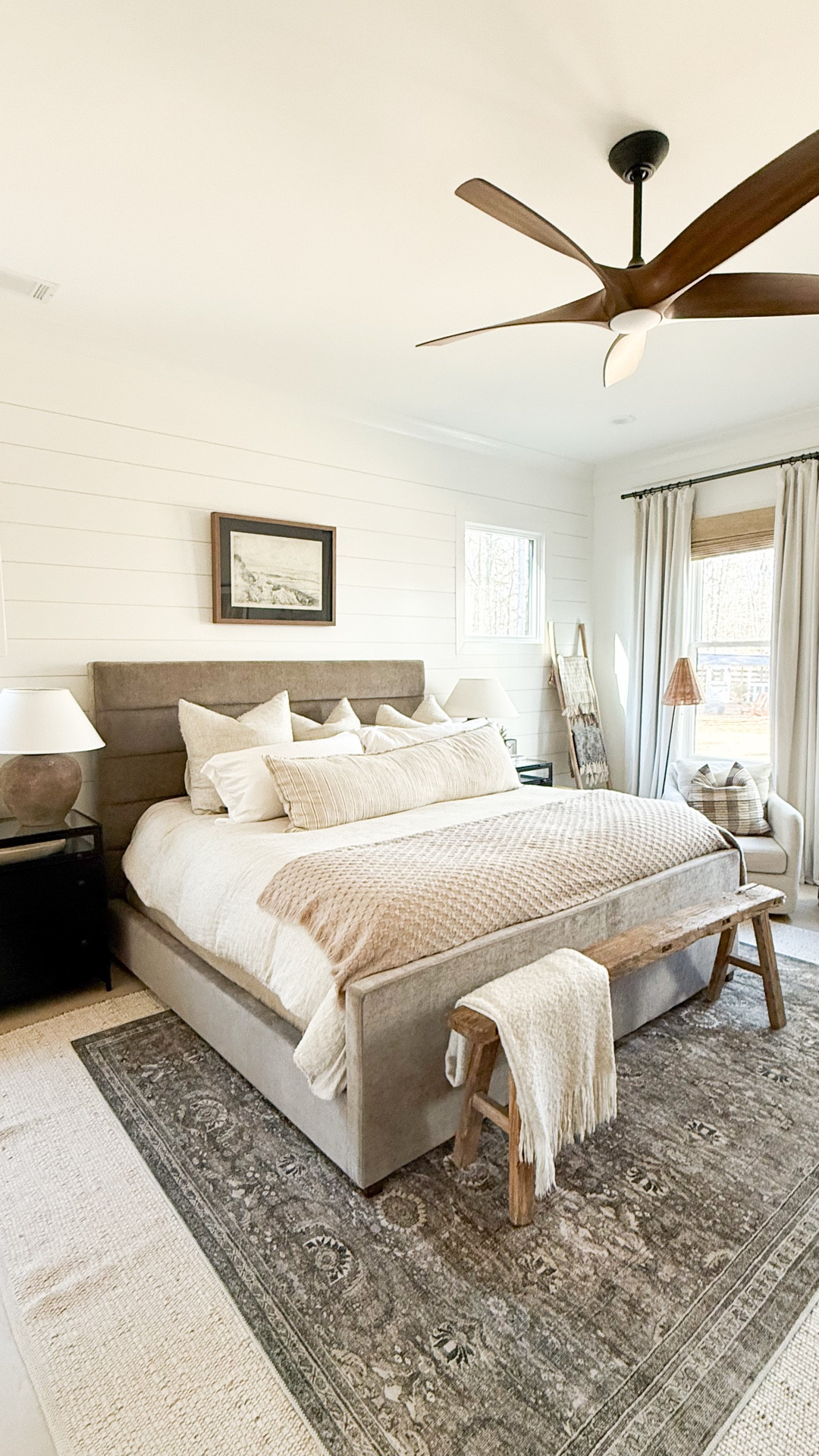 Most beds miss the mark because of:
– Pillow overload
– Flat, under-filled duvets
– No texture or contrast
– Over-styling instead of layering

The fix?
Intentional layers, varied textures, and the right proportions.

Want a bedroom that actually feels inviting?

Online Interior Design packages available — head to our website - www.porcheandco.com/edesign.