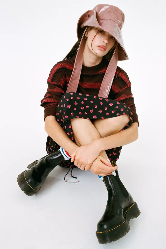 Dr. Martens 2976 Quad Smooth Leather Platform Chelsea Boot | Urban Outfitters (US and RoW)