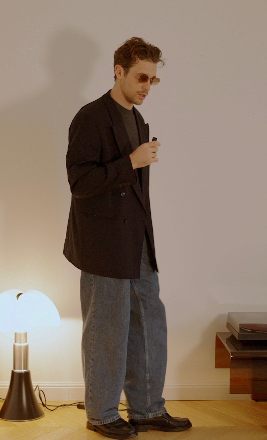 Spring layering with cashmere / wool blazer. Outfit inspired by the JFK jr. series. YouTube video for spring style 90s inspired outfit is live on my YouTube channel . #LTKdeutschland

#LTKspring #LTKeurope