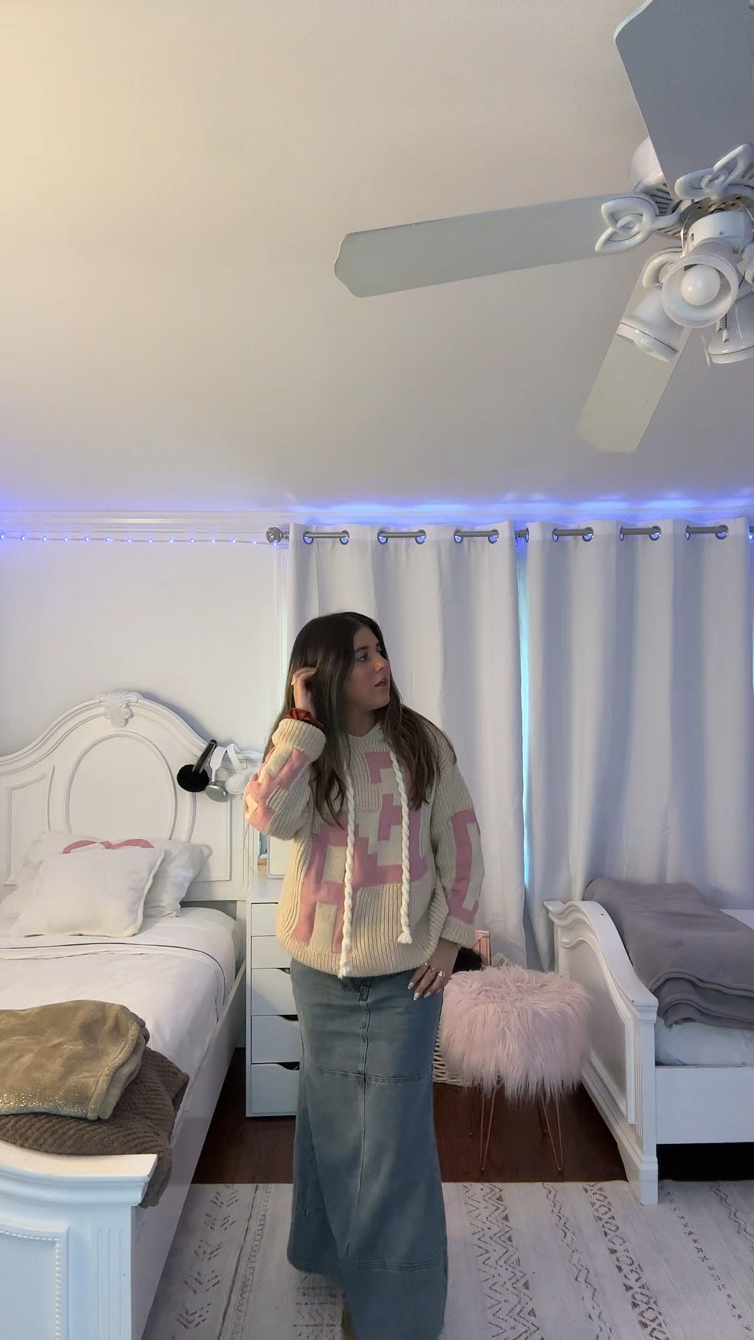 Fits of the week :))
1. Jacket brandy Melville and pink shirt Amare 
 2 Aelfric Eden hoodie skirt- cider
3- skirt jupenyc 
4 - hoodie Aelfric Eden Skirt - cider
7 essential hoodie and jupenyc skirt 
8 target skirt boho pink sweater 