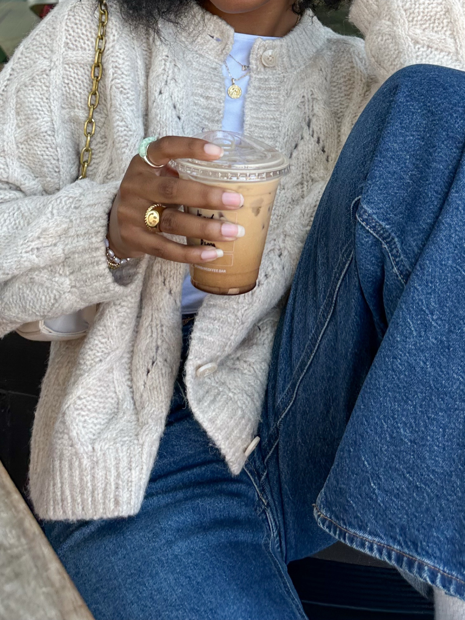 Cozy sweater, chunky sweater, dark blue jeans, winter outfit 

#LTKSeasonal #LTKStyleTip