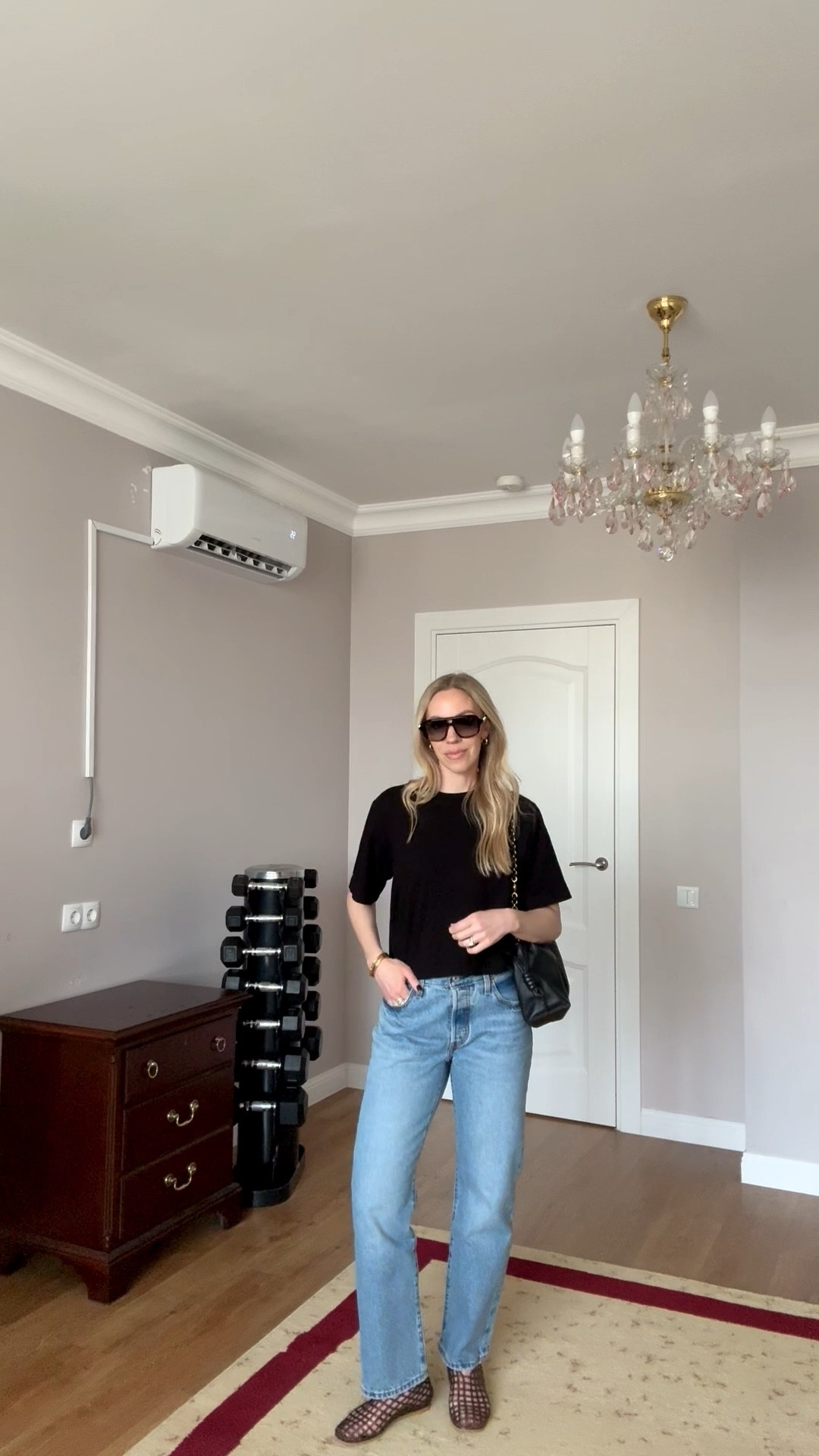 Casual spring outfit, cropped tee, @levi 90’s jeans, jelly shoes, tee and jeans outfit, Gucci aviator sunglassess

#LTKgrwm #LTKSeasonal #LTKOver40