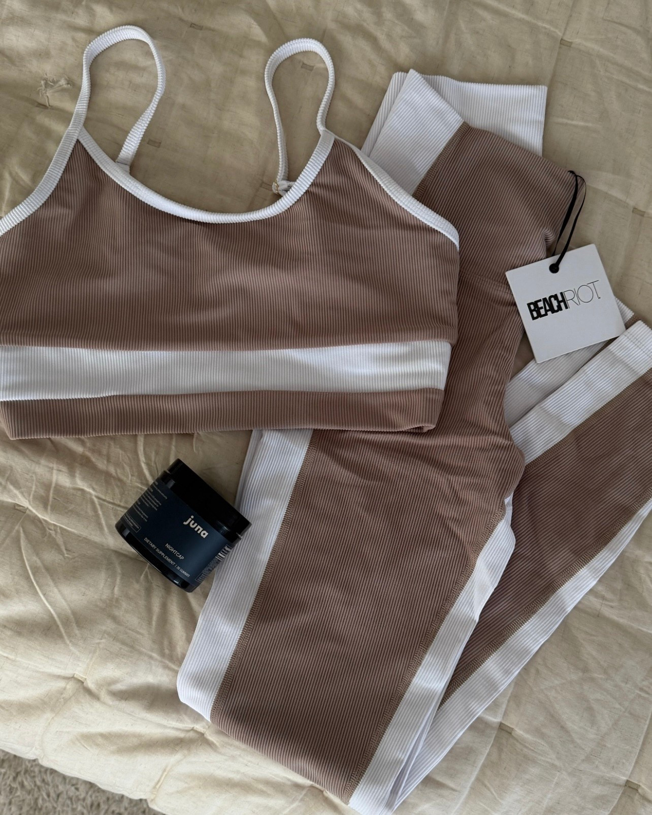 New workout set from beach riot !!! I love the soft ribbed material 


#LTKSeasonal #LTKActive #LTKStyleTip