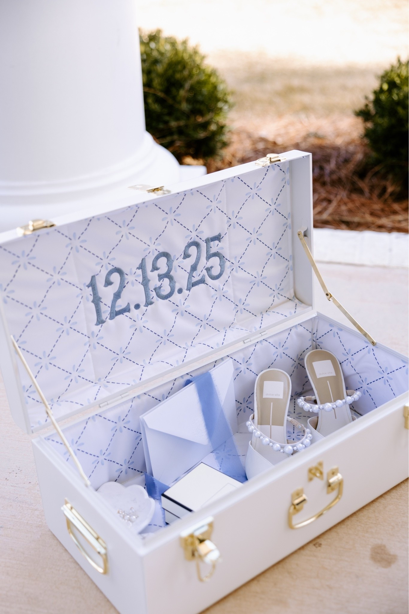 My petite keep bridal trunk! Perfect for day of photos & also to store wedding keepsakes in forever!🤍

#LTKWedding
