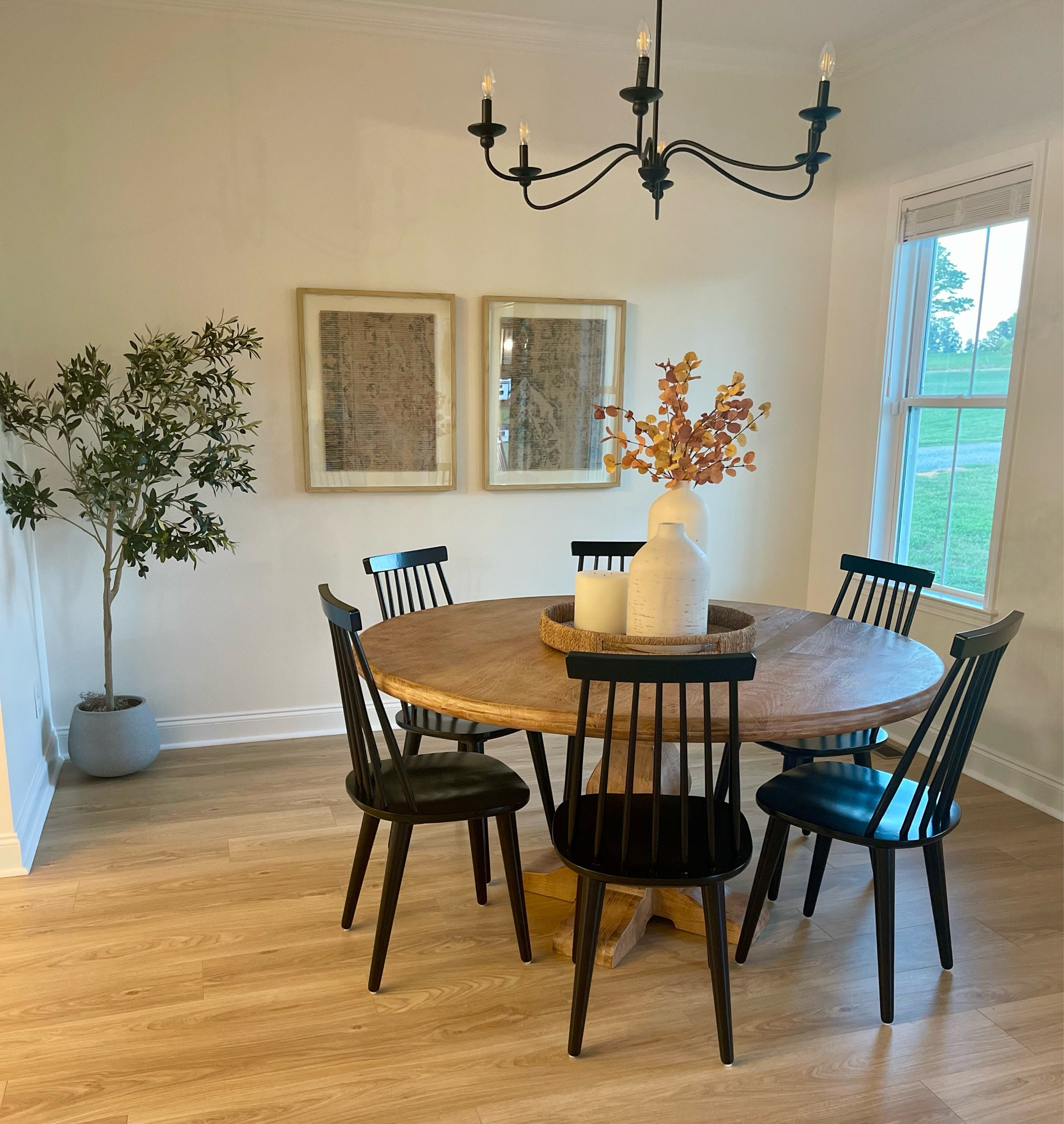 I love the simplicity of our dining room. Decorated for Fall today and added a few colored stems in here to tie it all together.🍁



#interiordesign #decor #target #threshold #homedecor #home #homedecoration #targetdecor 

#LTKSeasonal #LTKstyletip #LTKhome
