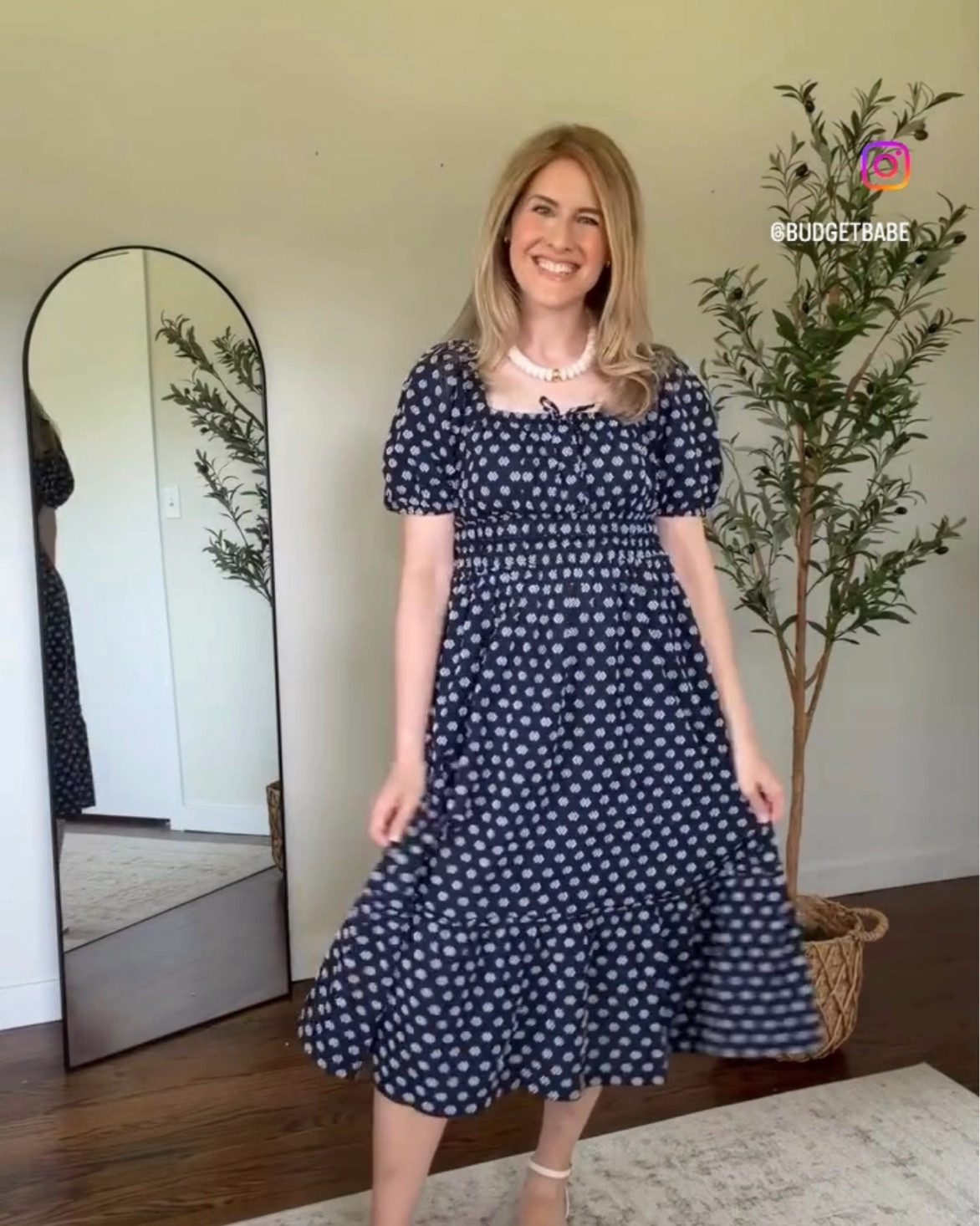 Feminine romantic puff sleeve dress at Walmart, love the square neckline. I’m in a small. It fits true to size but I might prefer the medium for more length in the torso. I’m 5’8”. #walmartfashion

#LTKOver40