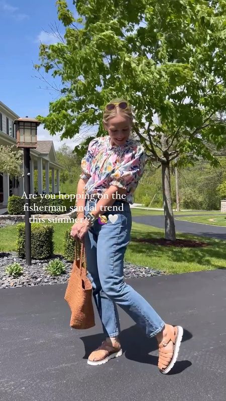 Spring/Summer everyday casual outfit - fisherman sandals, Levi’s denim, Boden floral top (linked newer colors) madewell tote, Krewe sunglasses, merit lipstick

See more everyday casual outfits on CLAIRELATELY.com 

#LTKFindsUnder100 #LTKShoeCrush #LTKVideo