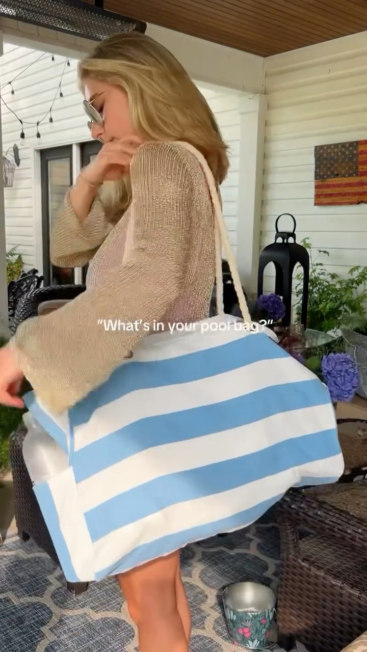 Everything’s linked in my Amazon storefront!! 

#primepartner @amazon 
#amazon #amazonfinds #pool #beach #poolbag #beachbag #summer #whatsinmybag