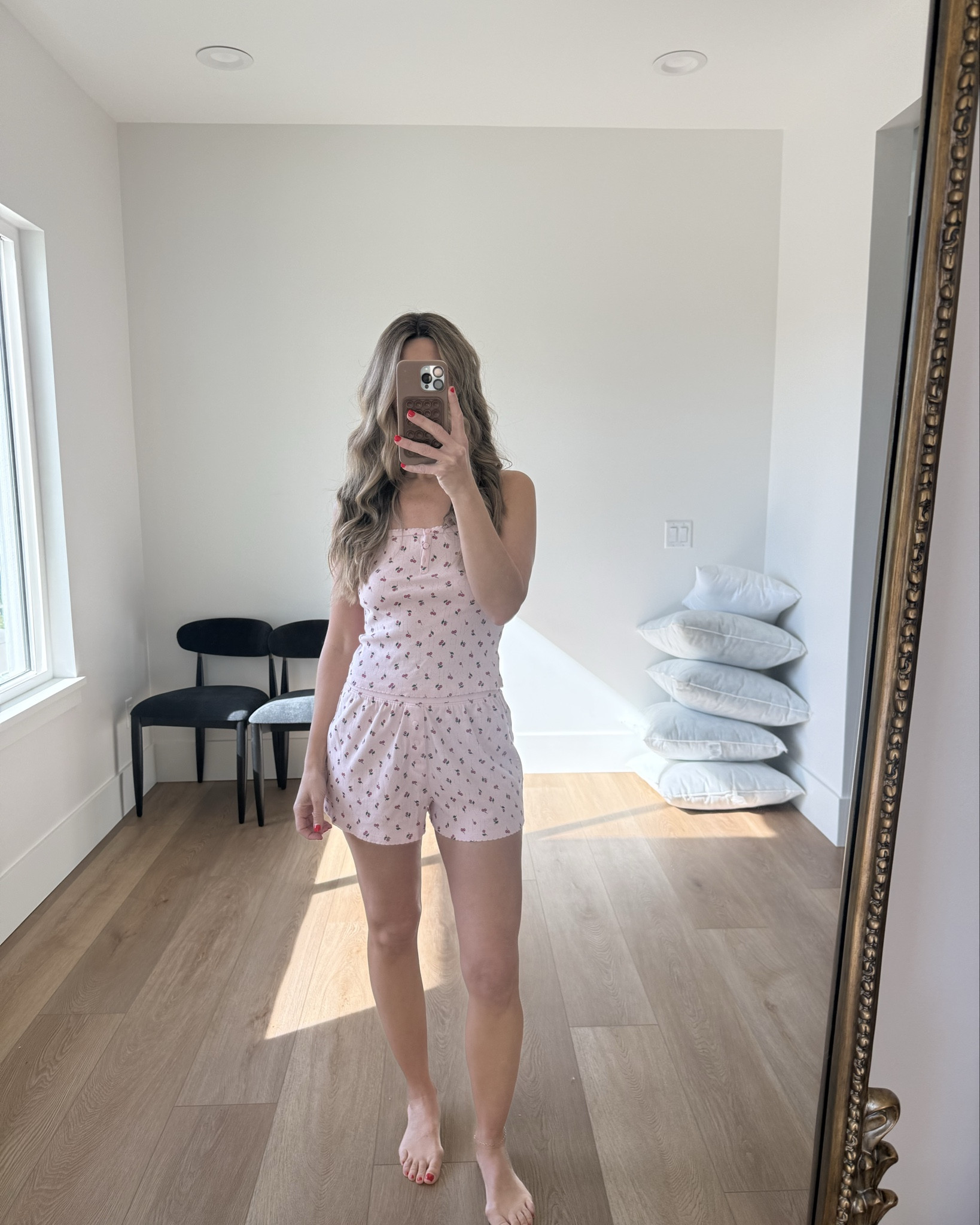 Obsessed with these new pajamas from Victoria's Secret- both top and bottoms come in numerous colors and prints - wearing small in both 

#LTKSaleAlert #LTKOver40 #LTKFindsUnder50