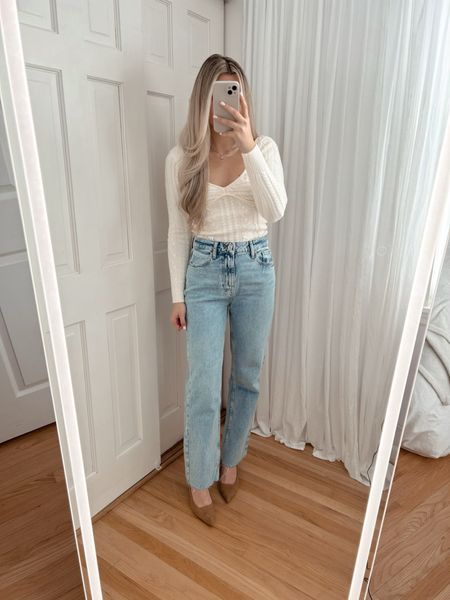 Wearing size 36 in these zara jeans that I can’t link here 🥹 and size xs in the top linked below!! Winter outfit, spring outfit, blue jeans

#LTKstyletip #LTKSpringSale #LTKworkwear