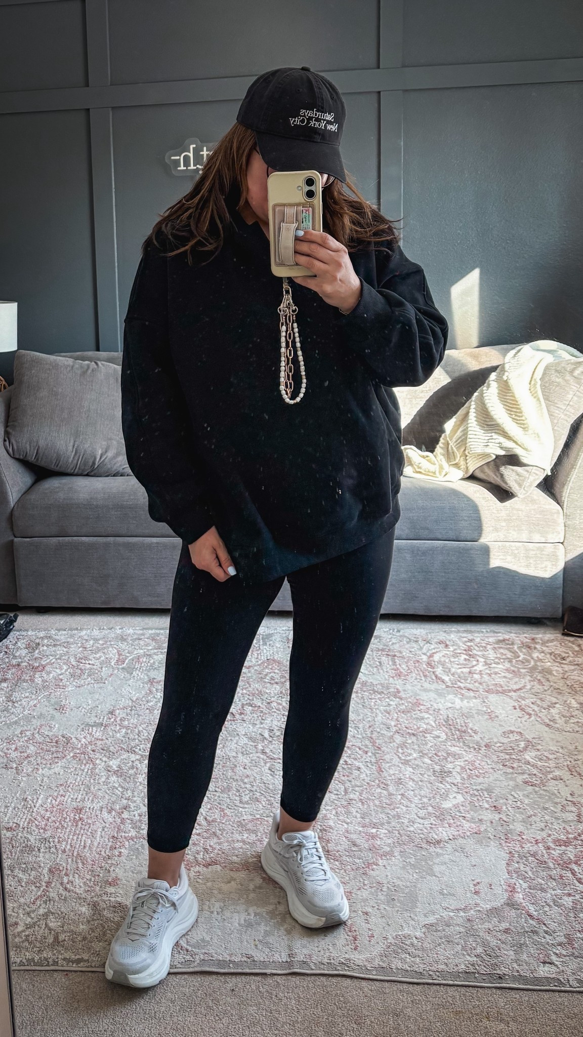 Today’s ootd:
Amazon hoodie
Aerie leggings
Hoka sneakers
Saturdays nyc cap


#LTKOver40 #LTKMidsize #LTKootd