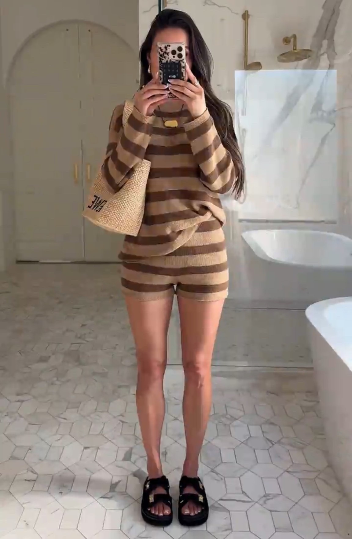 Scroll to shop!! Follow for more!!! Xo! ✨

#LTKootd #LTKmomlife #LTKdayinmylife