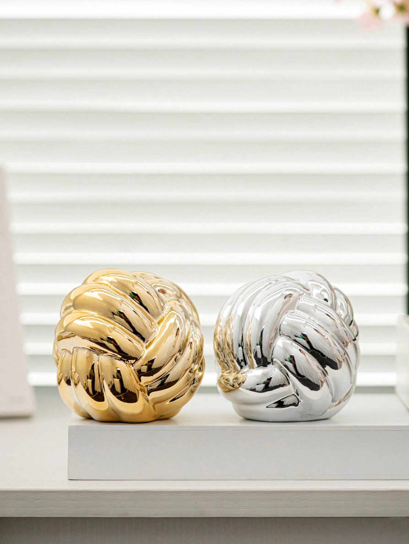 1pc Ceramic Ball-Shaped Decor, Gold & Silver Colors, High-End Luxurious Style, Creative Craft Sui... | SHEIN