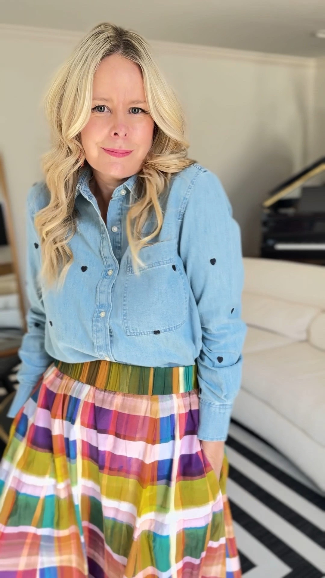 The best little embroidered heart denim button up! 💙


#LTKootd #LTKgrwm #LTKOver40