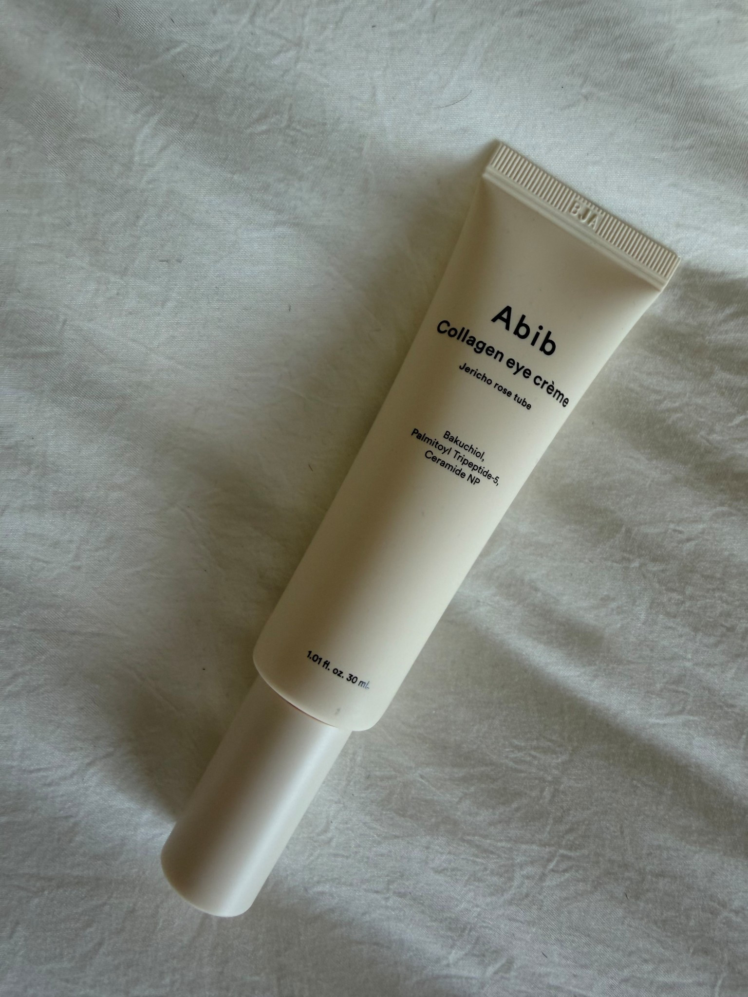 If your under eyes have been looking tired lately… this has been my little secret. 🫶
It feels super nourishing but not heavy, and I swear my fine lines look softer when I use it consistently. Such a good everyday eye cream.



#LTKgrwm #LTKselfcare #LTKBeauty